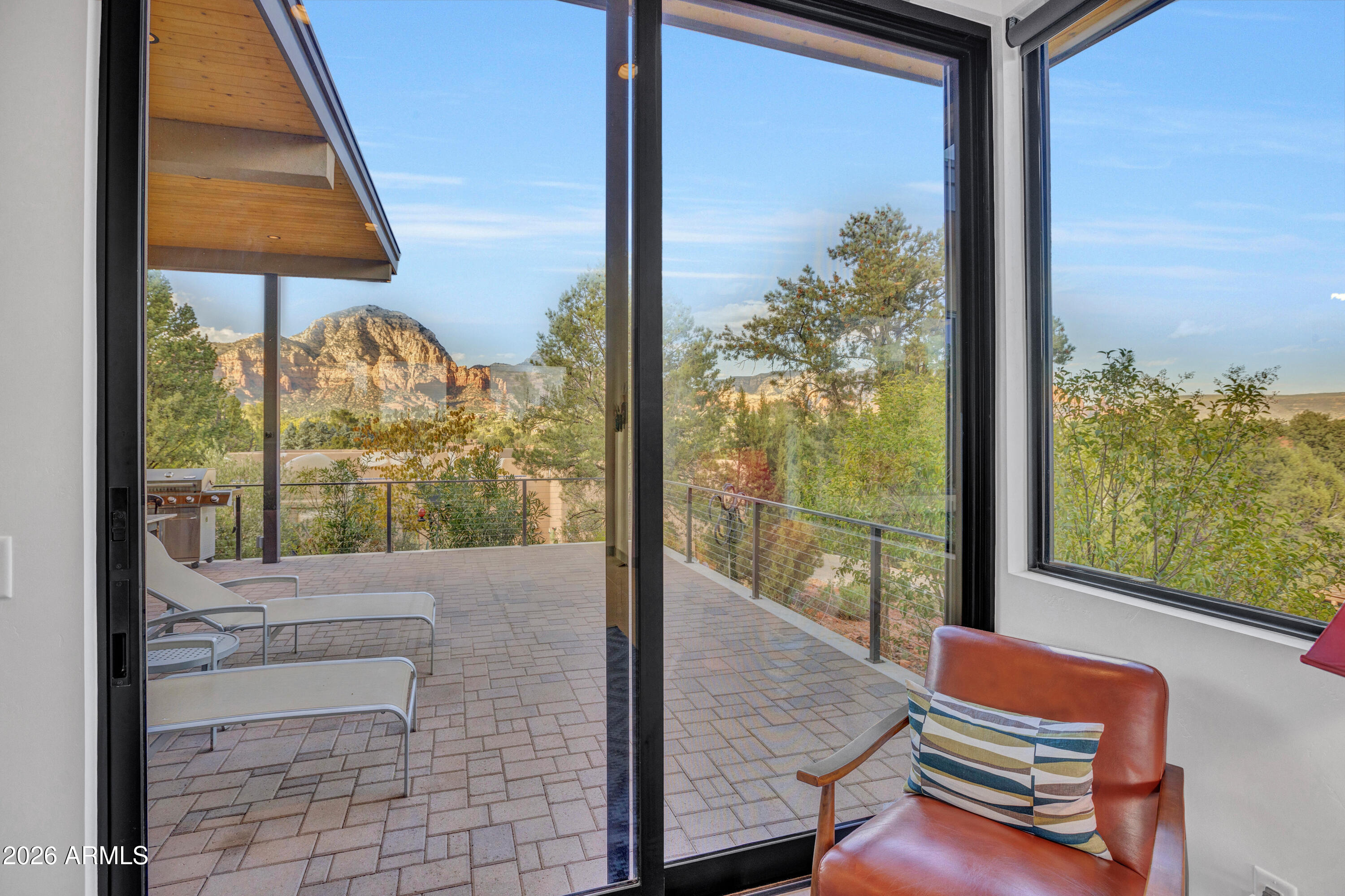 2405 ROADRUNNER Road