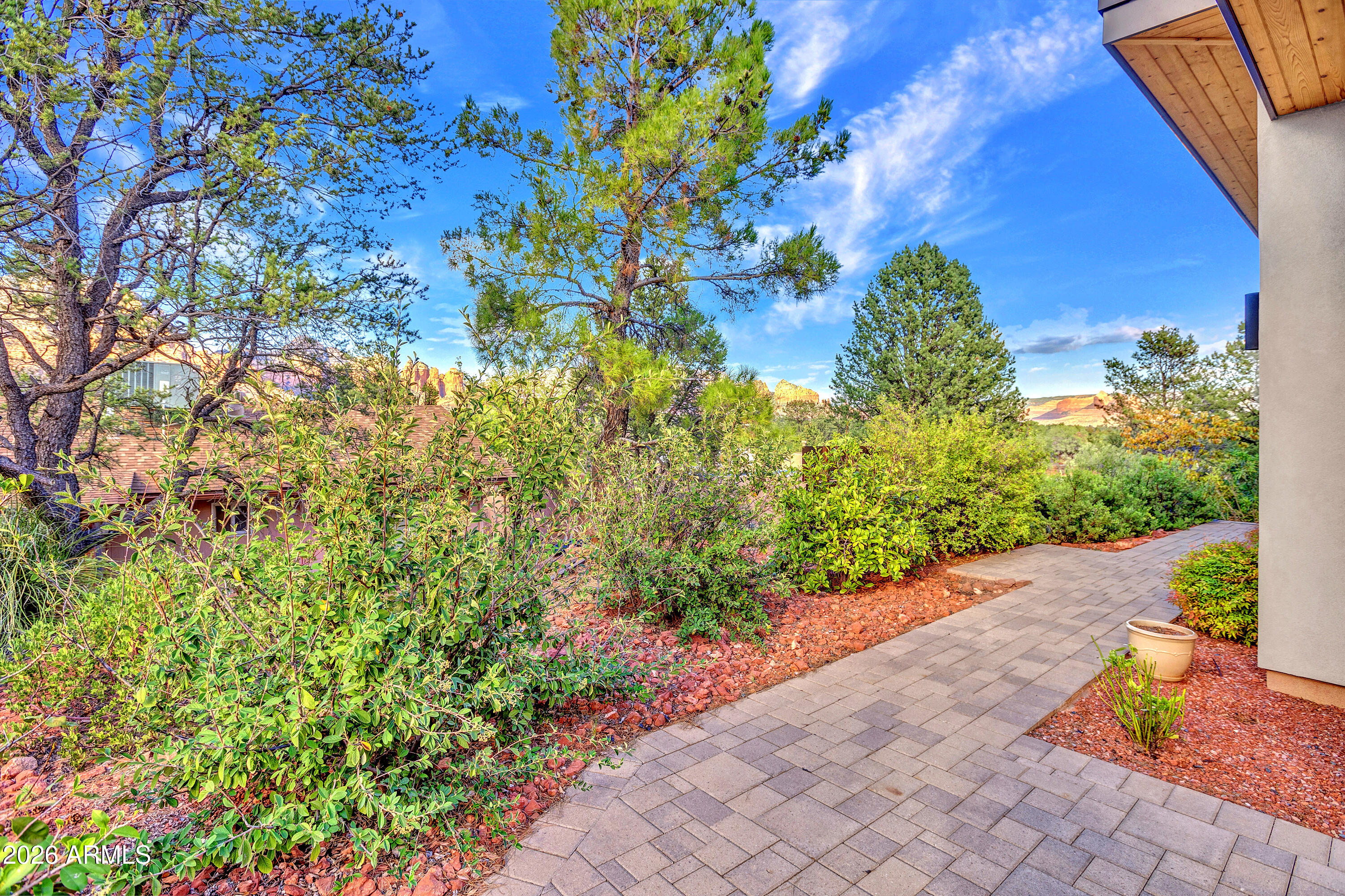 2405 ROADRUNNER Road