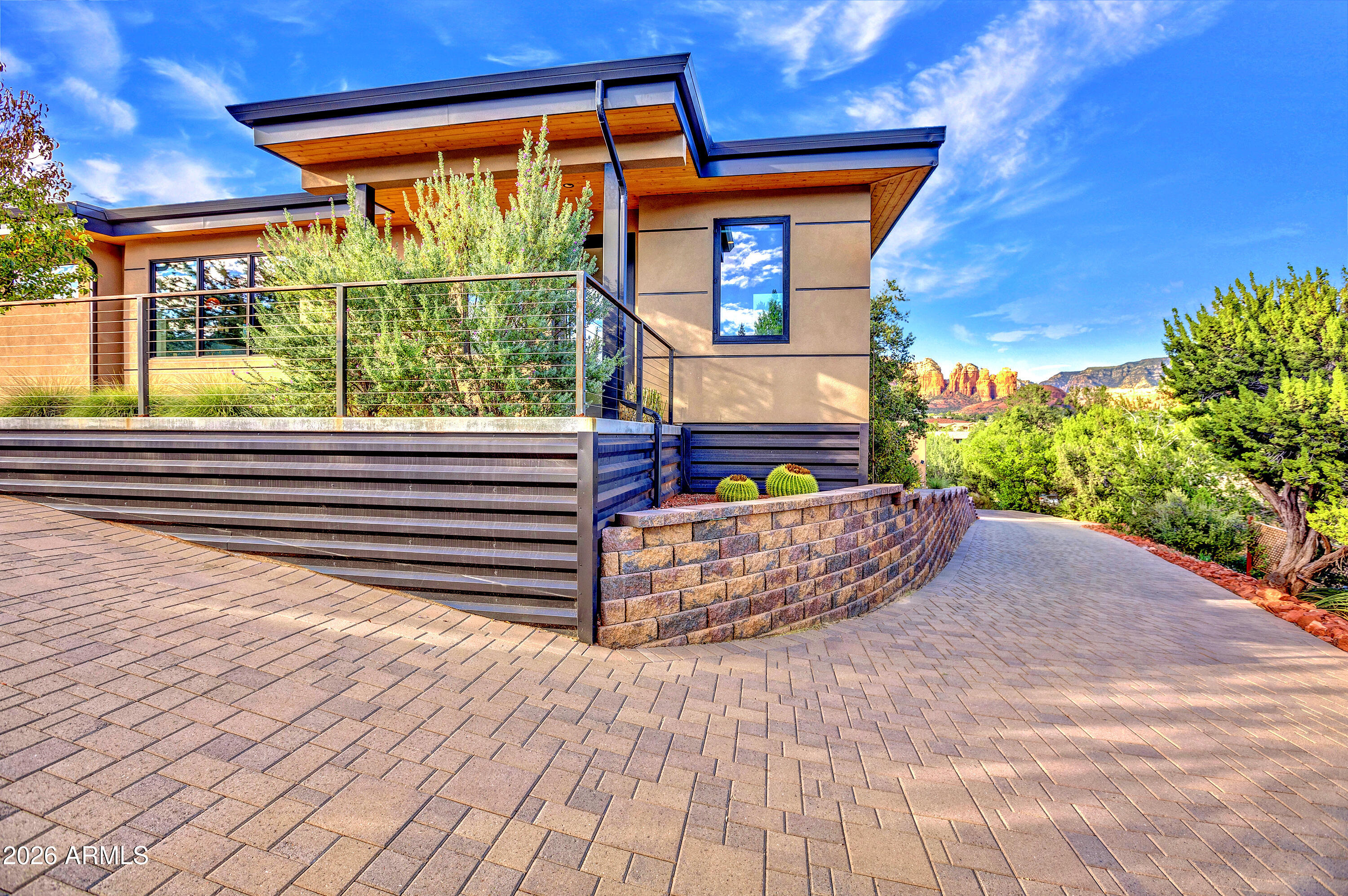 2405 ROADRUNNER Road