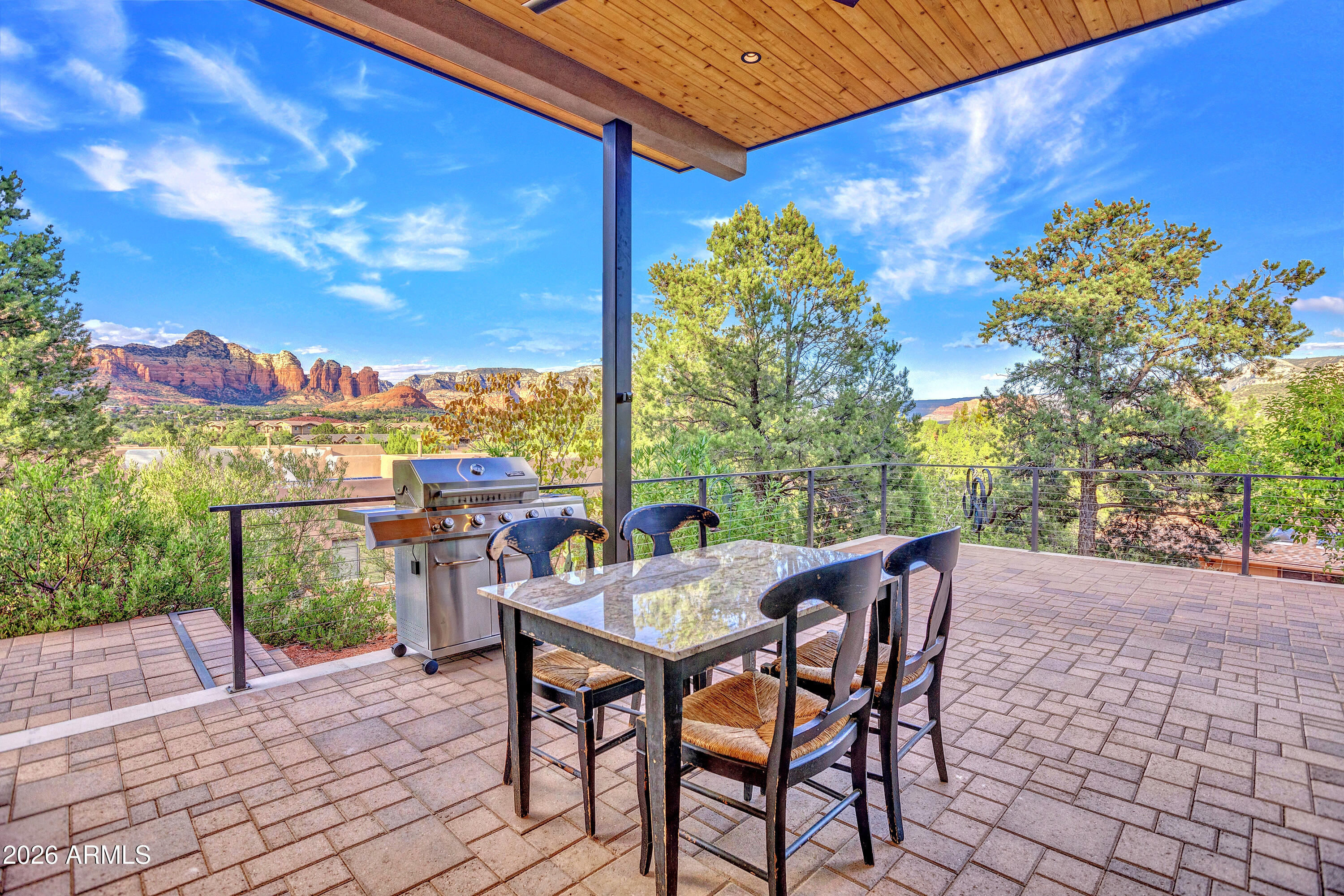 2405 ROADRUNNER Road