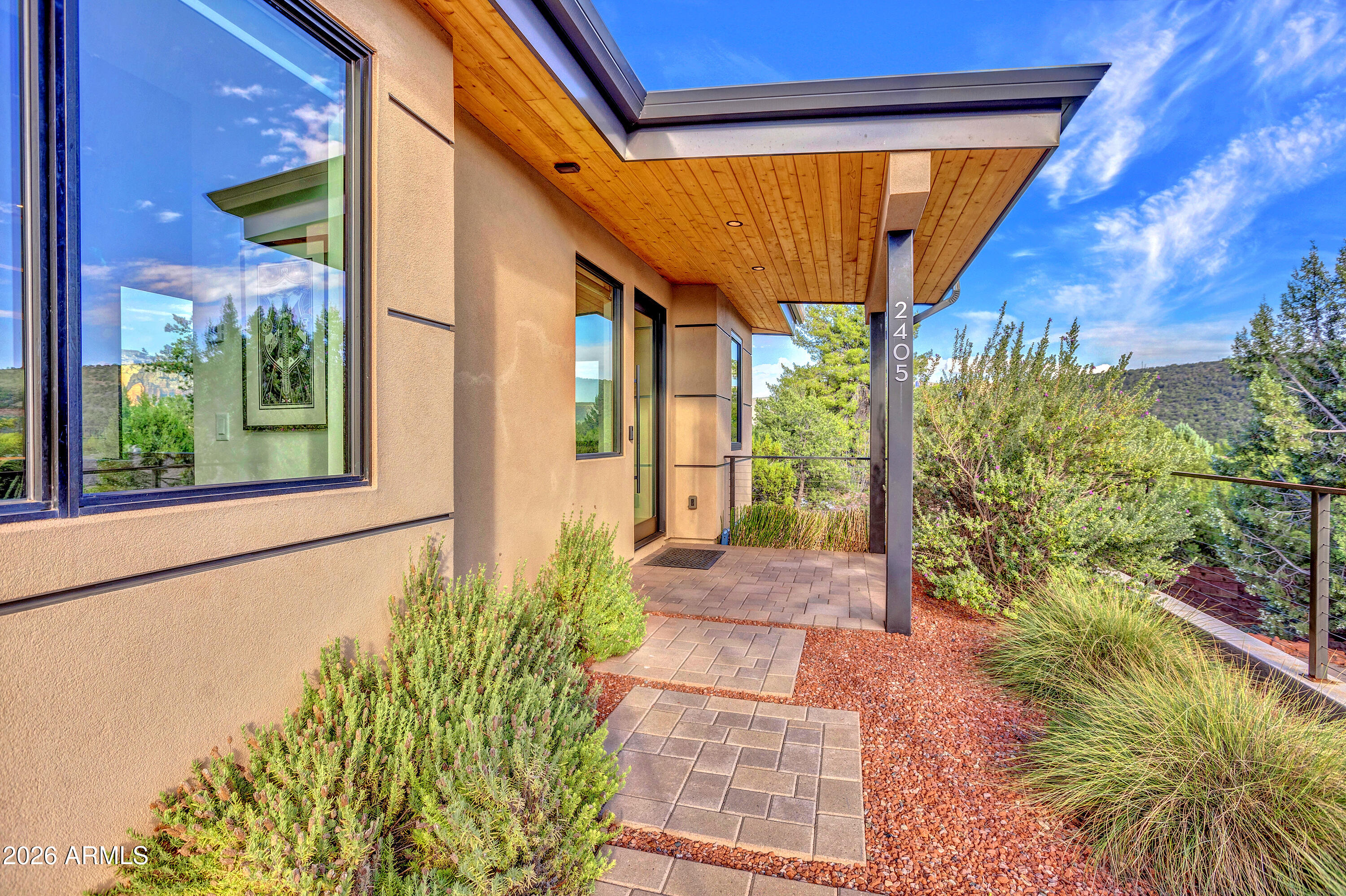 2405 ROADRUNNER Road
