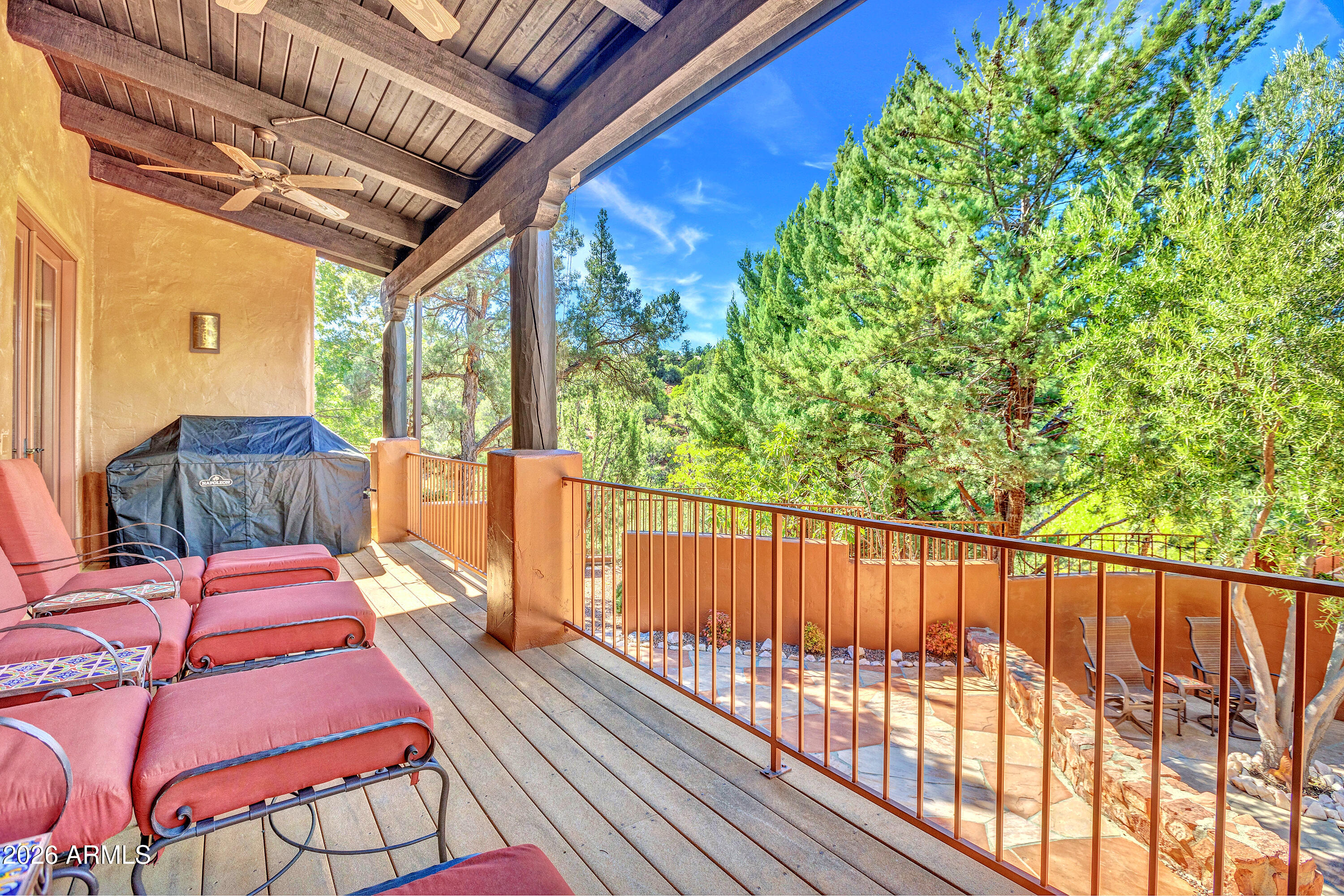 809 W CHAPEL Road