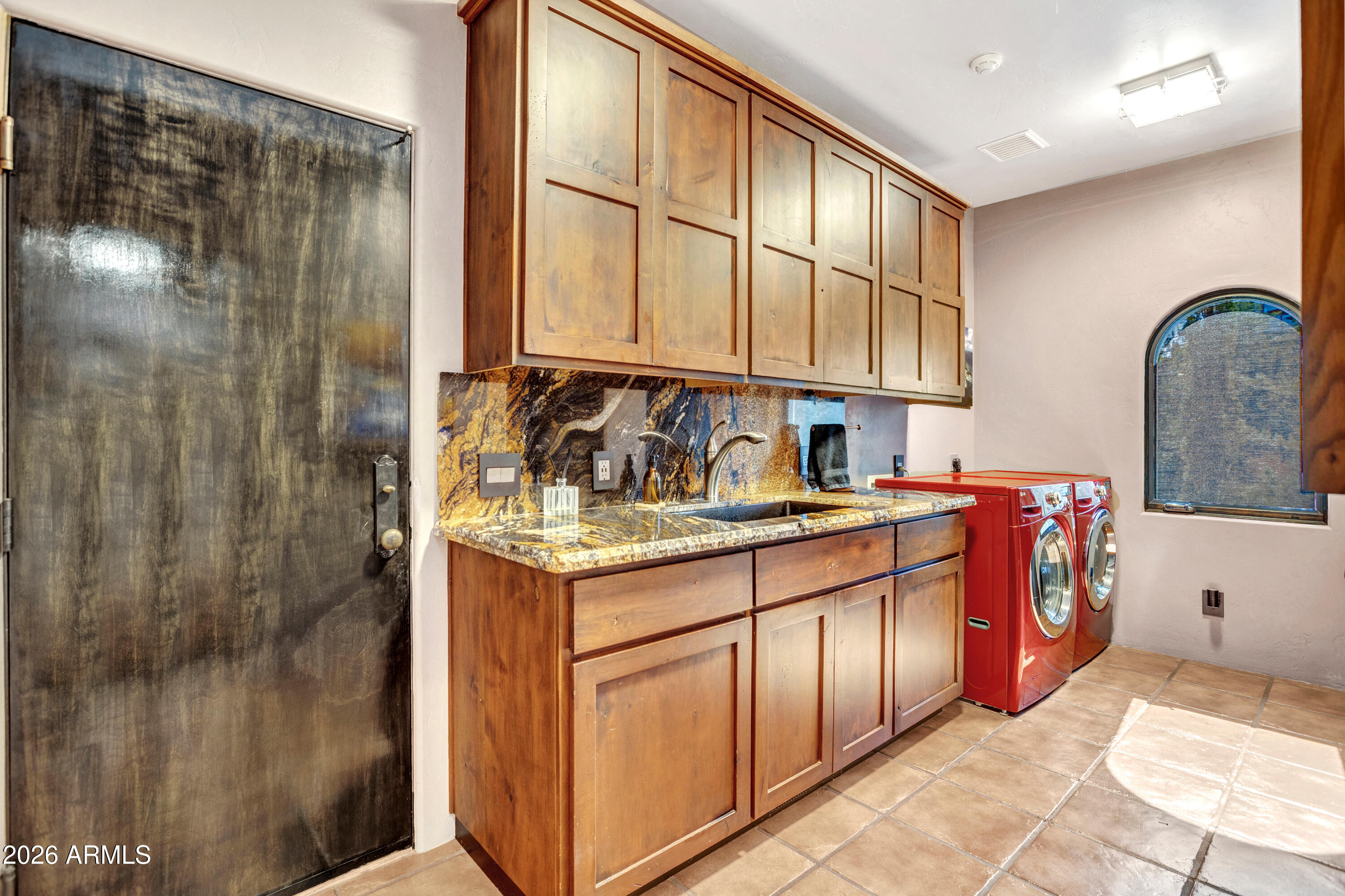 809 W CHAPEL Road