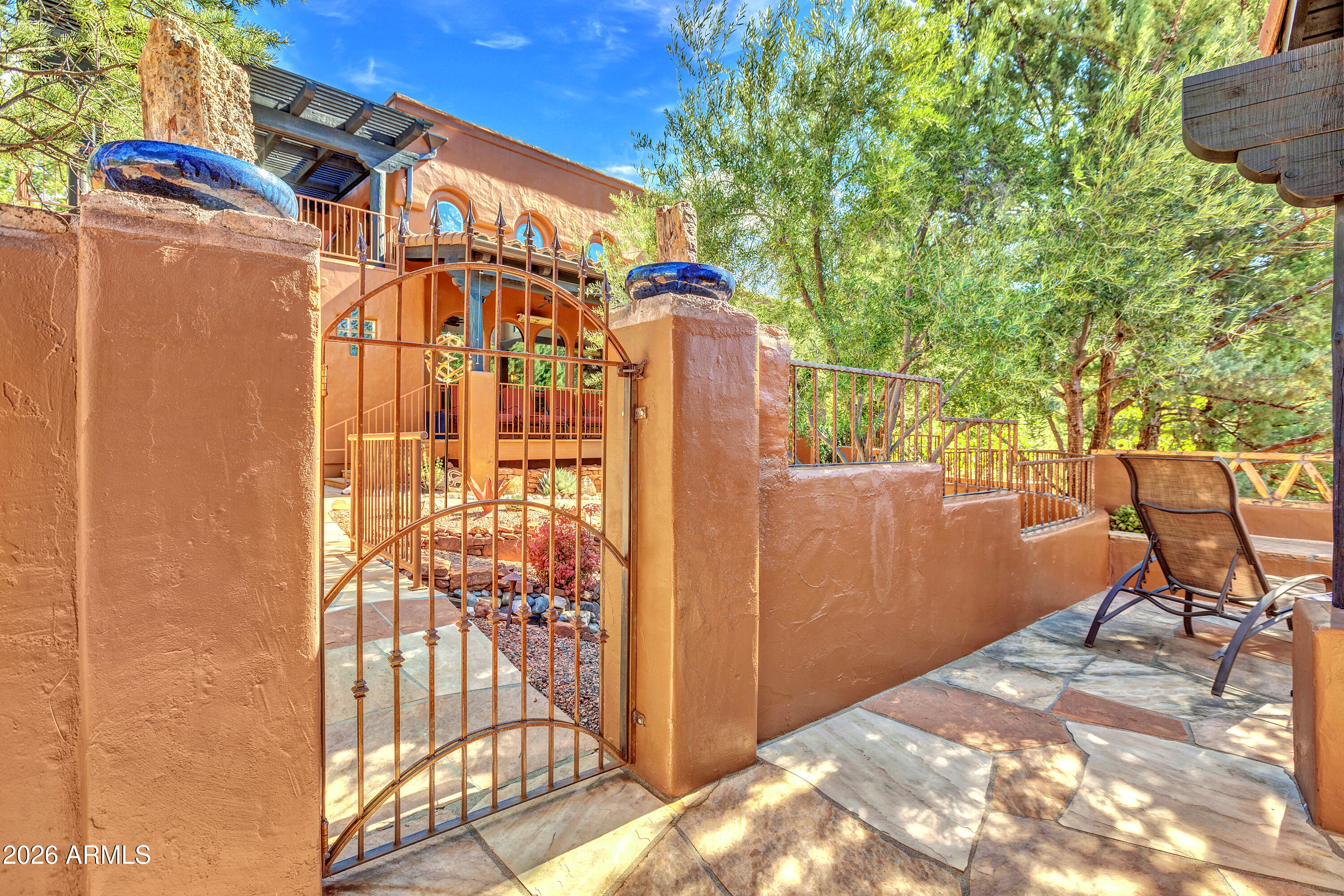 809 W CHAPEL Road