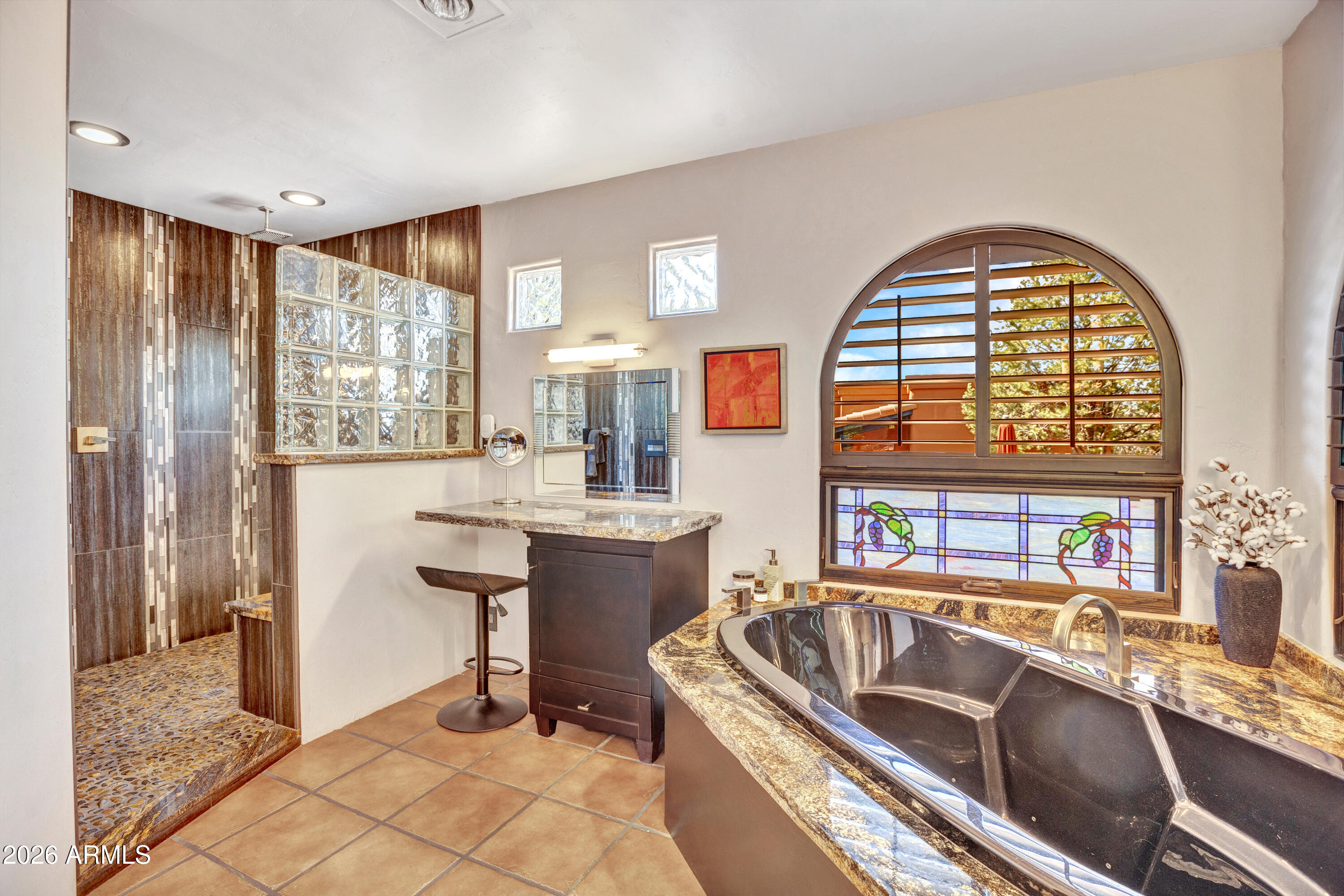 809 W CHAPEL Road