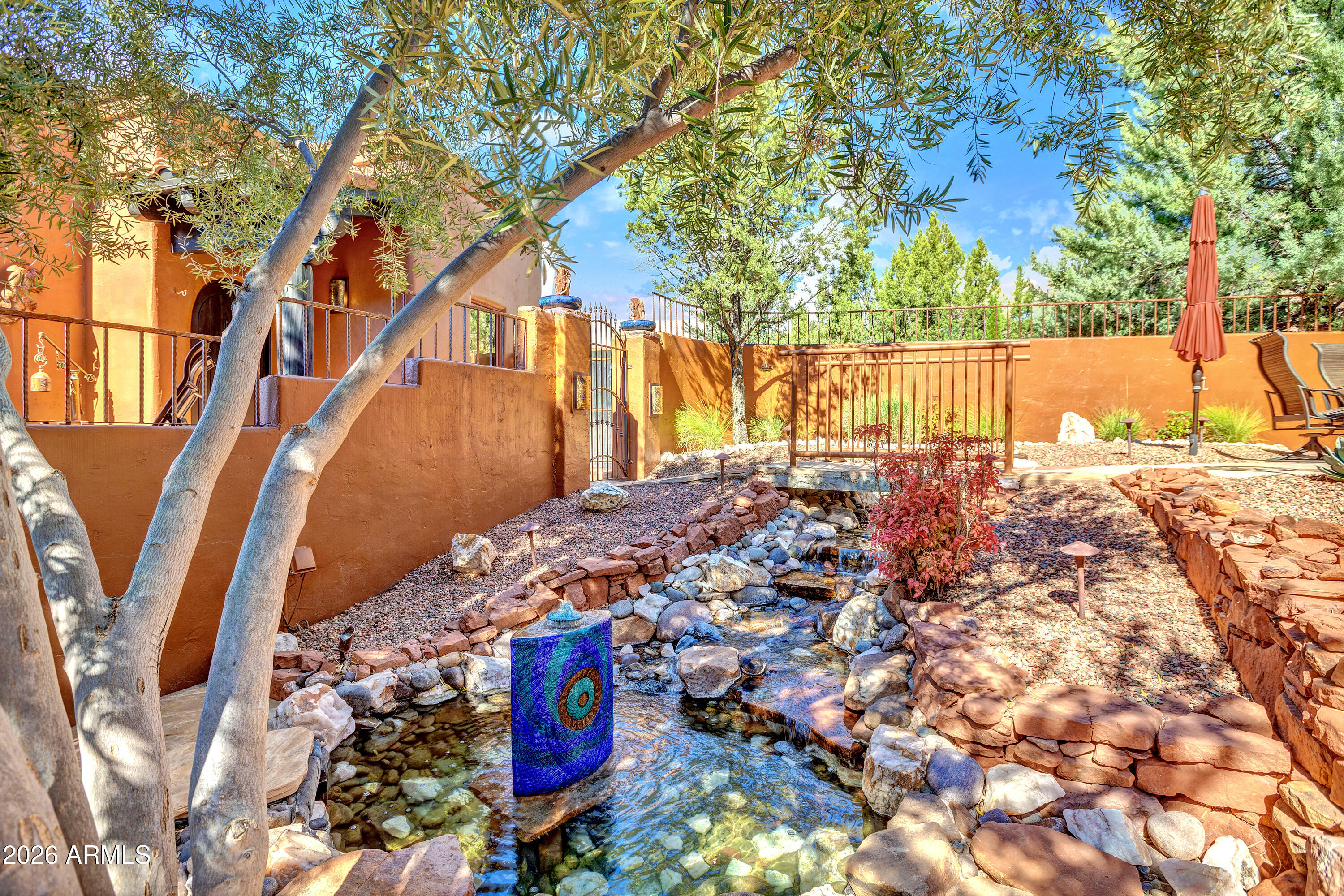 809 W CHAPEL Road