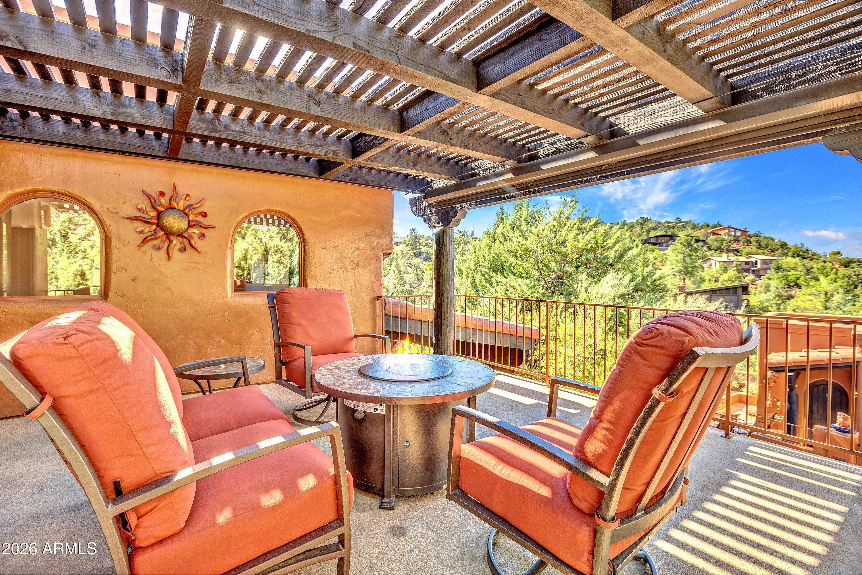 809 W CHAPEL Road