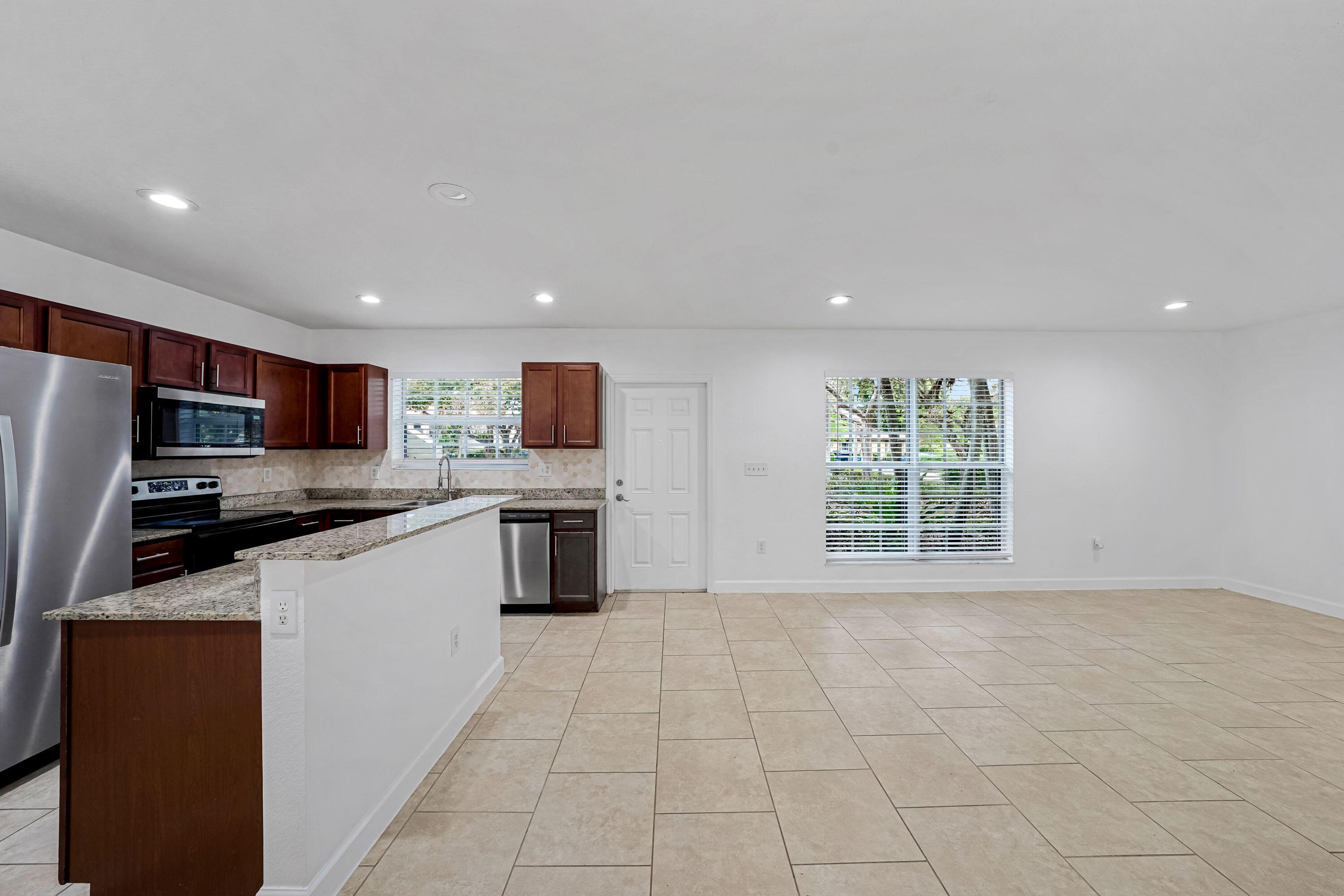 3525 NW 114th Lane 3529