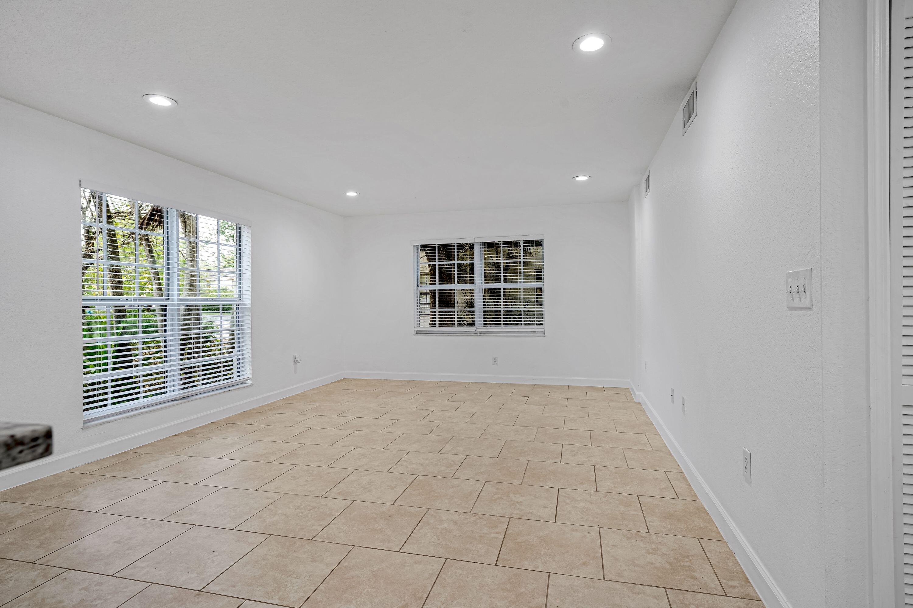 3525 NW 114th Lane 3529