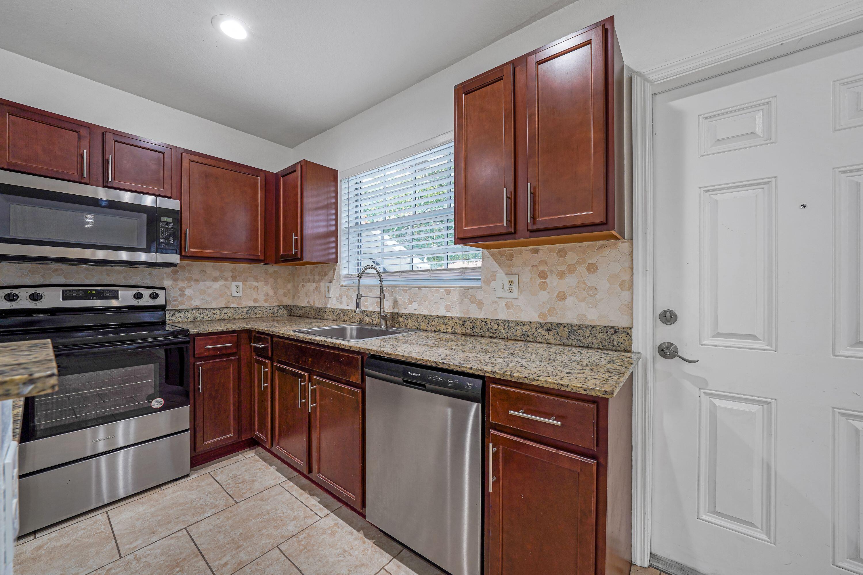 3525 NW 114th Lane 3529