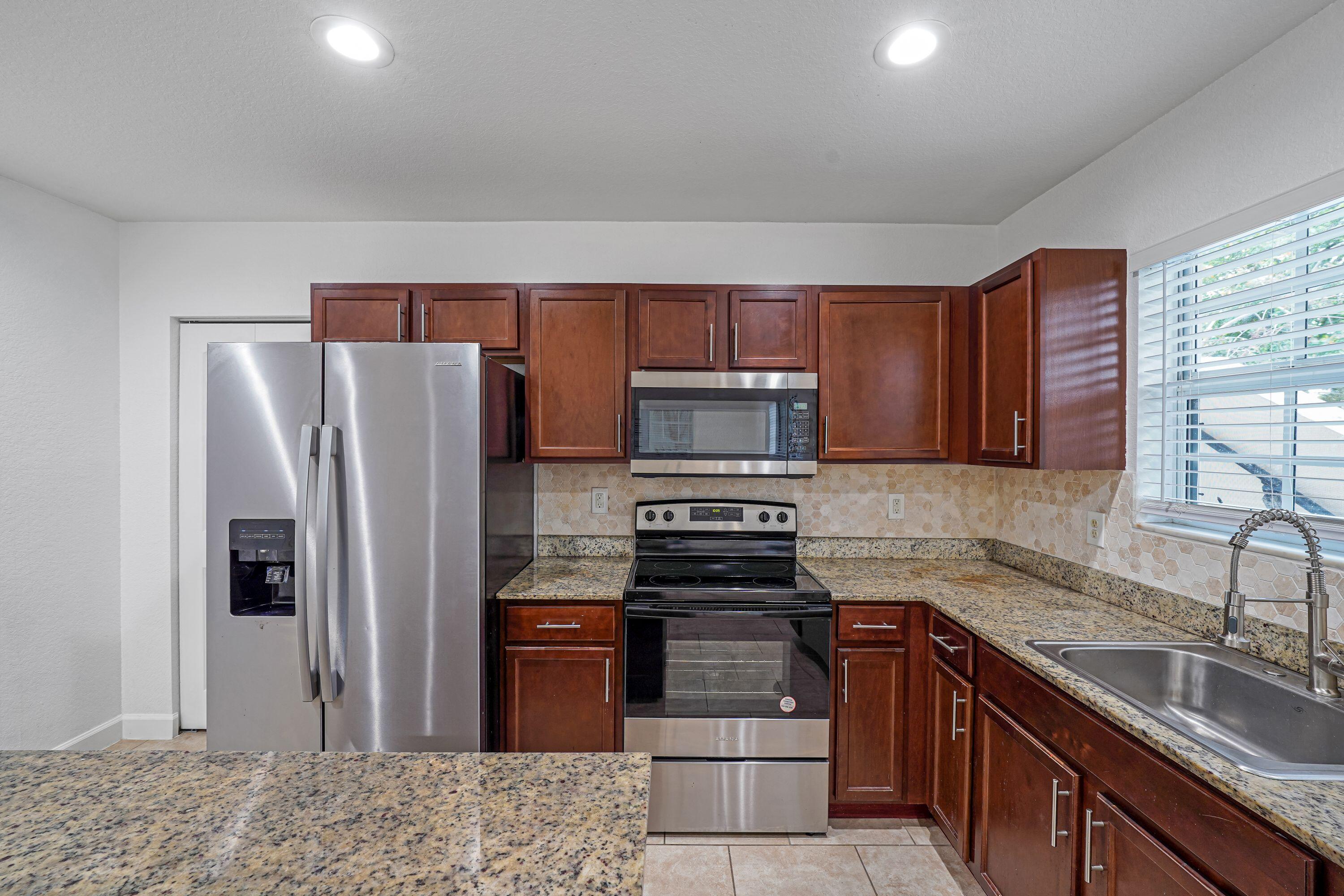 3525 NW 114th Lane 3529