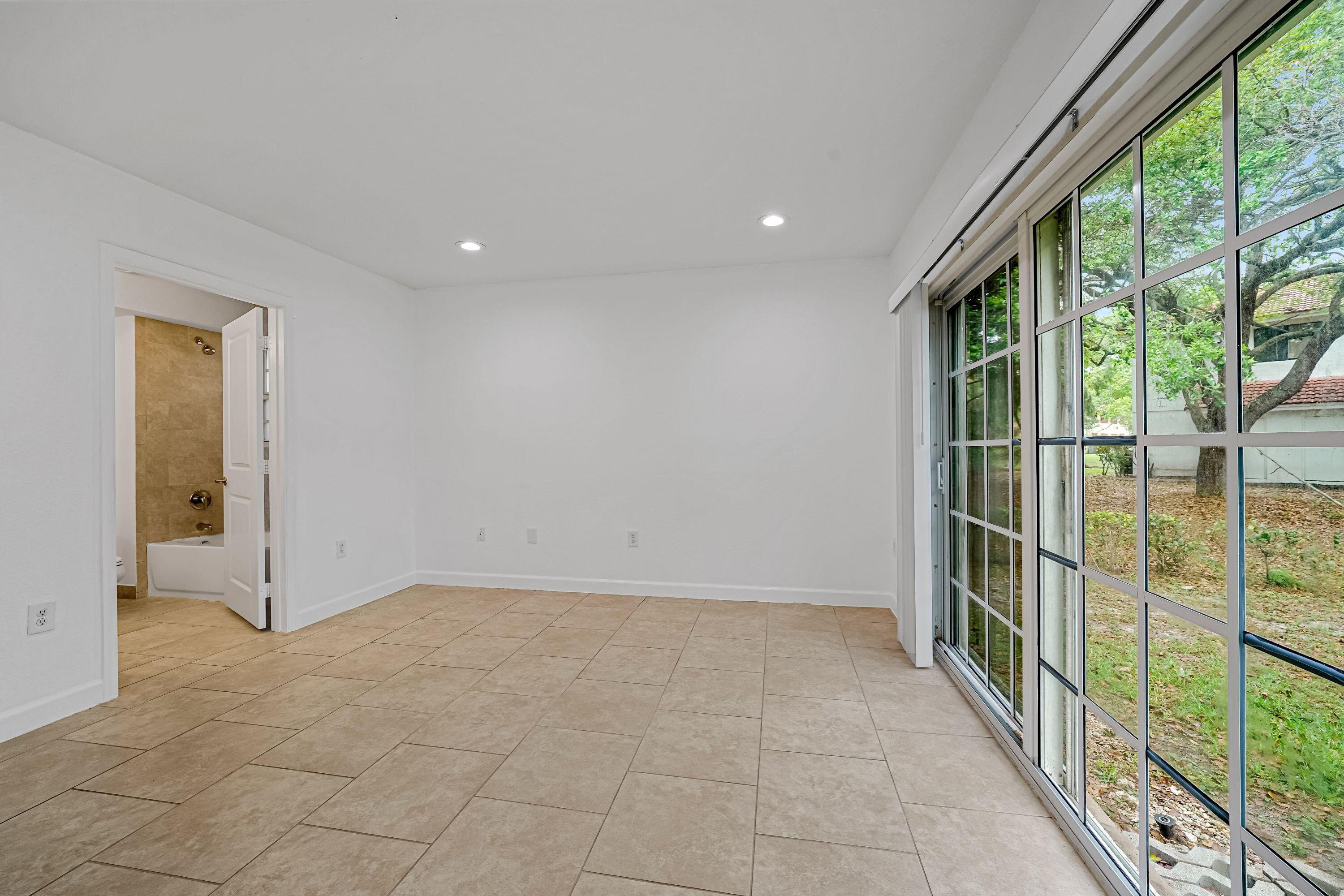 3525 NW 114th Lane 3529