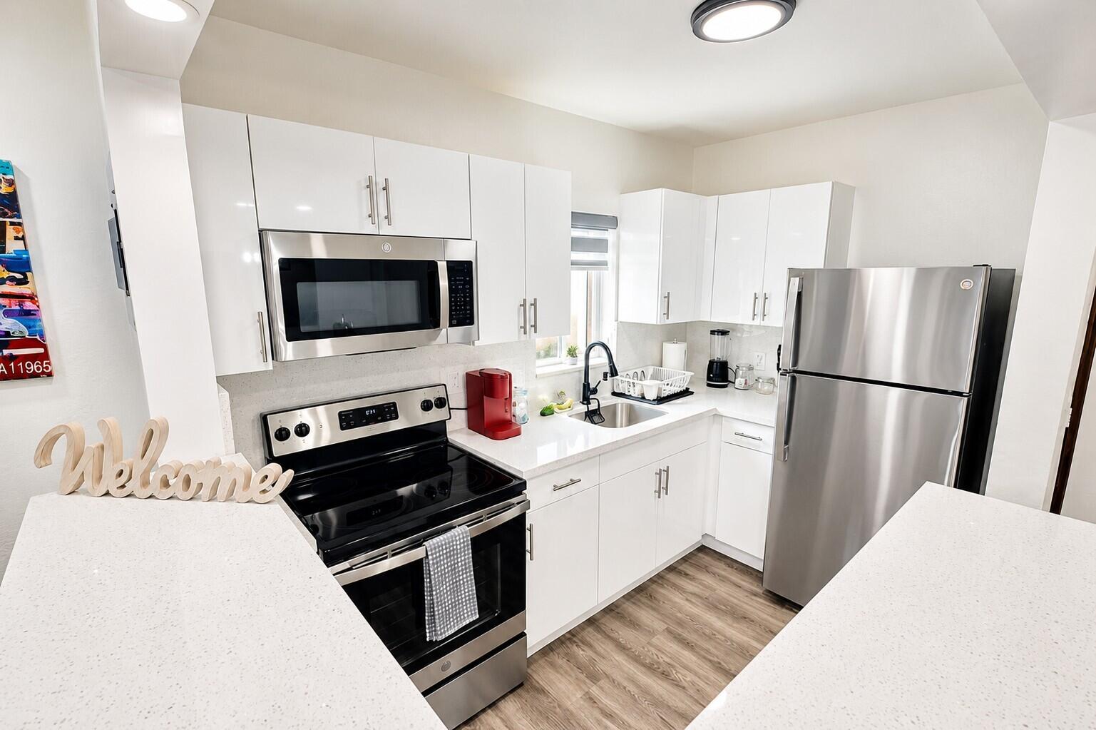 1232 SW 30TH Place 1230