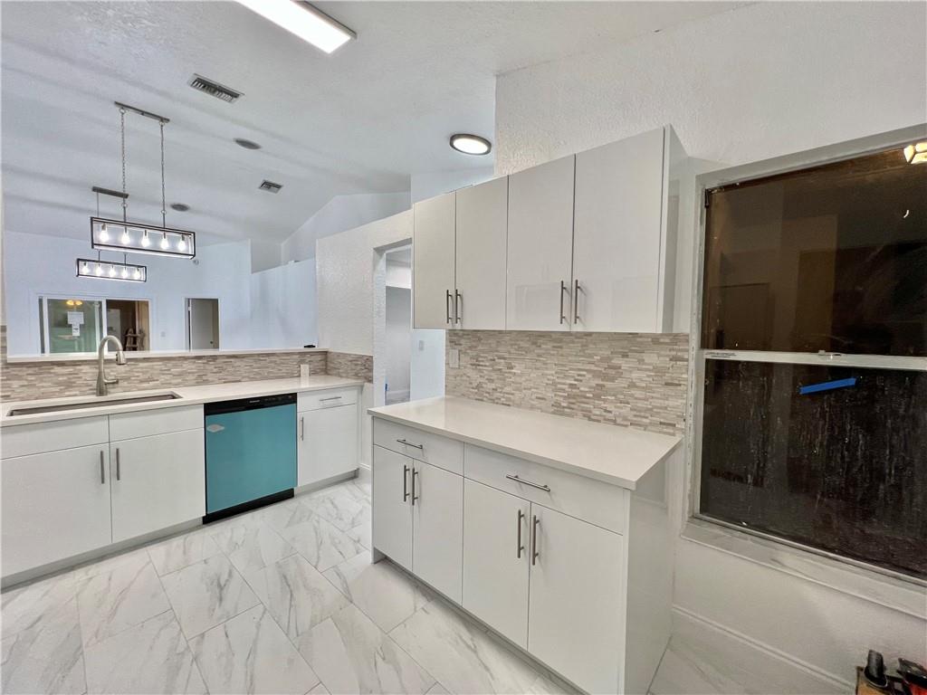 6071 NW 92nd Ave