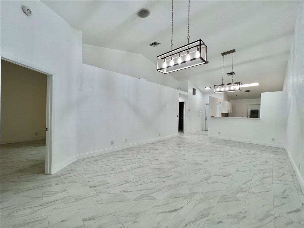6071 NW 92nd Ave