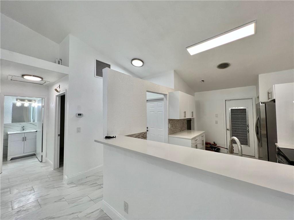 6071 NW 92nd Ave