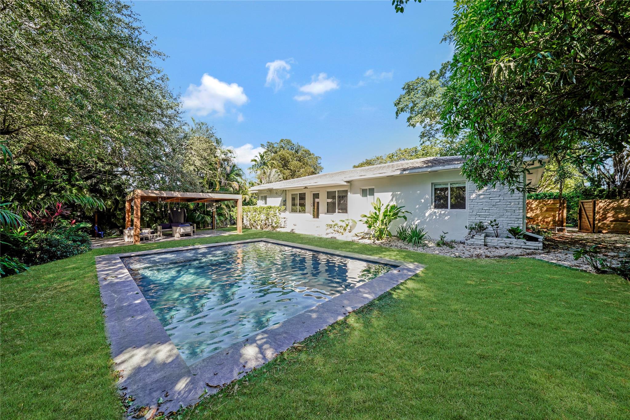 580 NE 106th Street