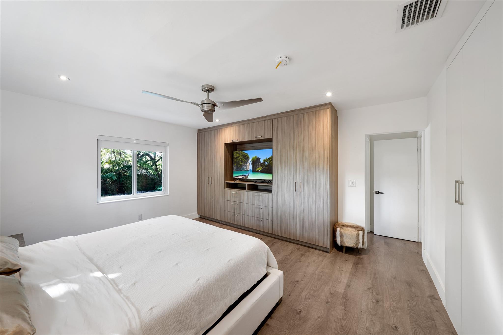 580 NE 106th Street