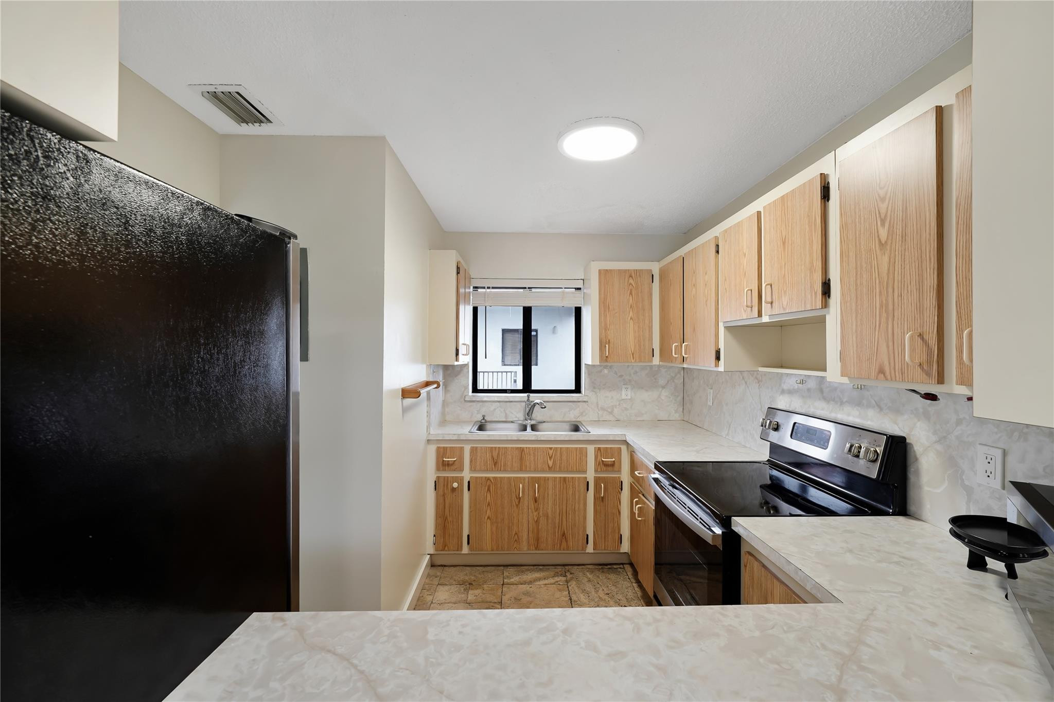 2514 Taylor Street 10