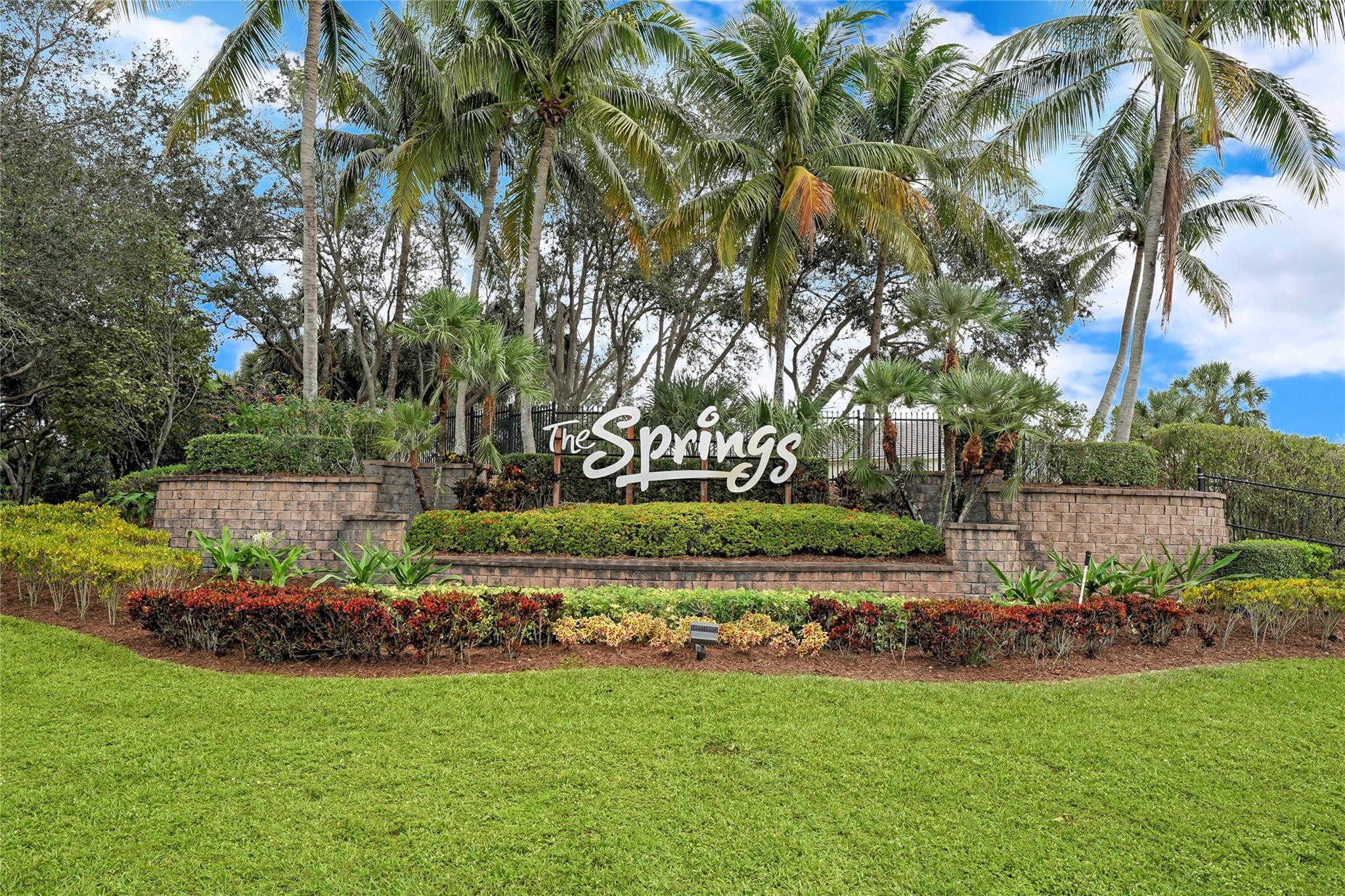 6146 Spring Isles Blvd