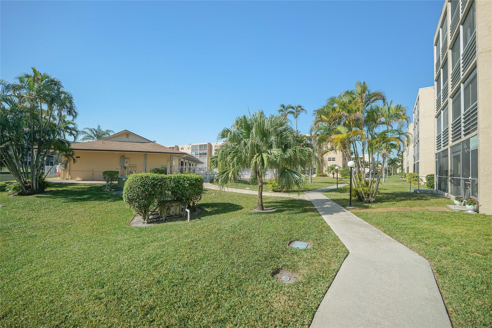 414 SE 10th St 101