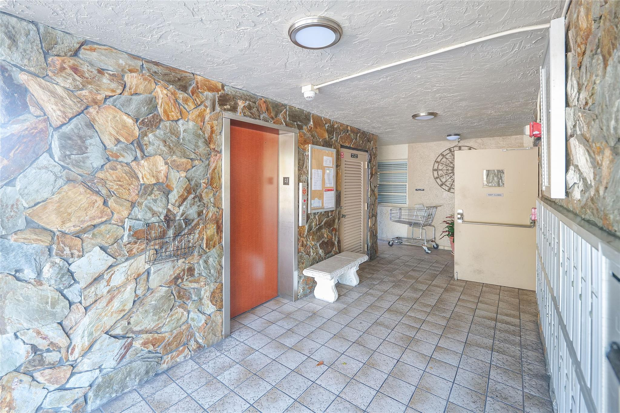414 SE 10th St 101