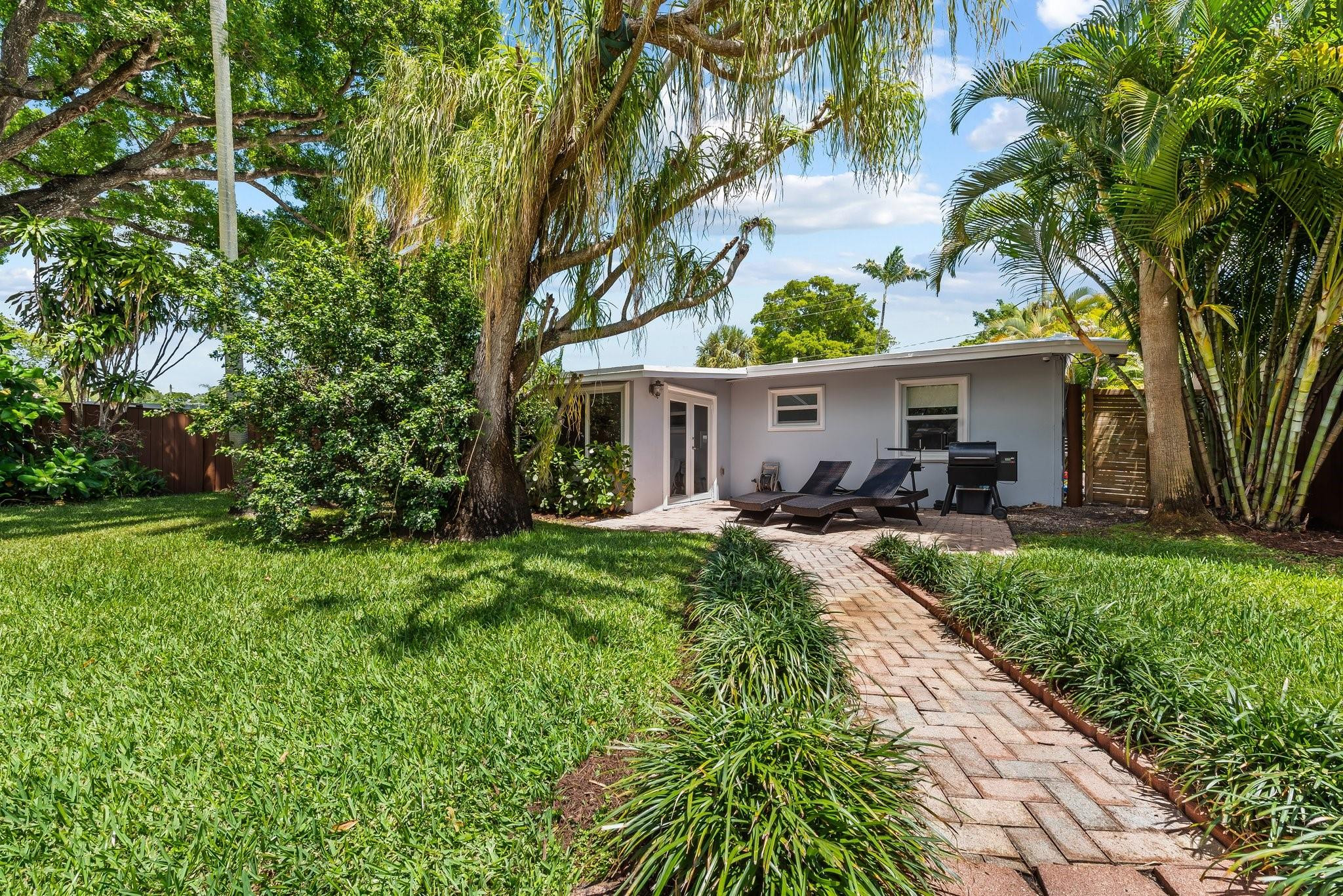 1519 SW 18th Ave