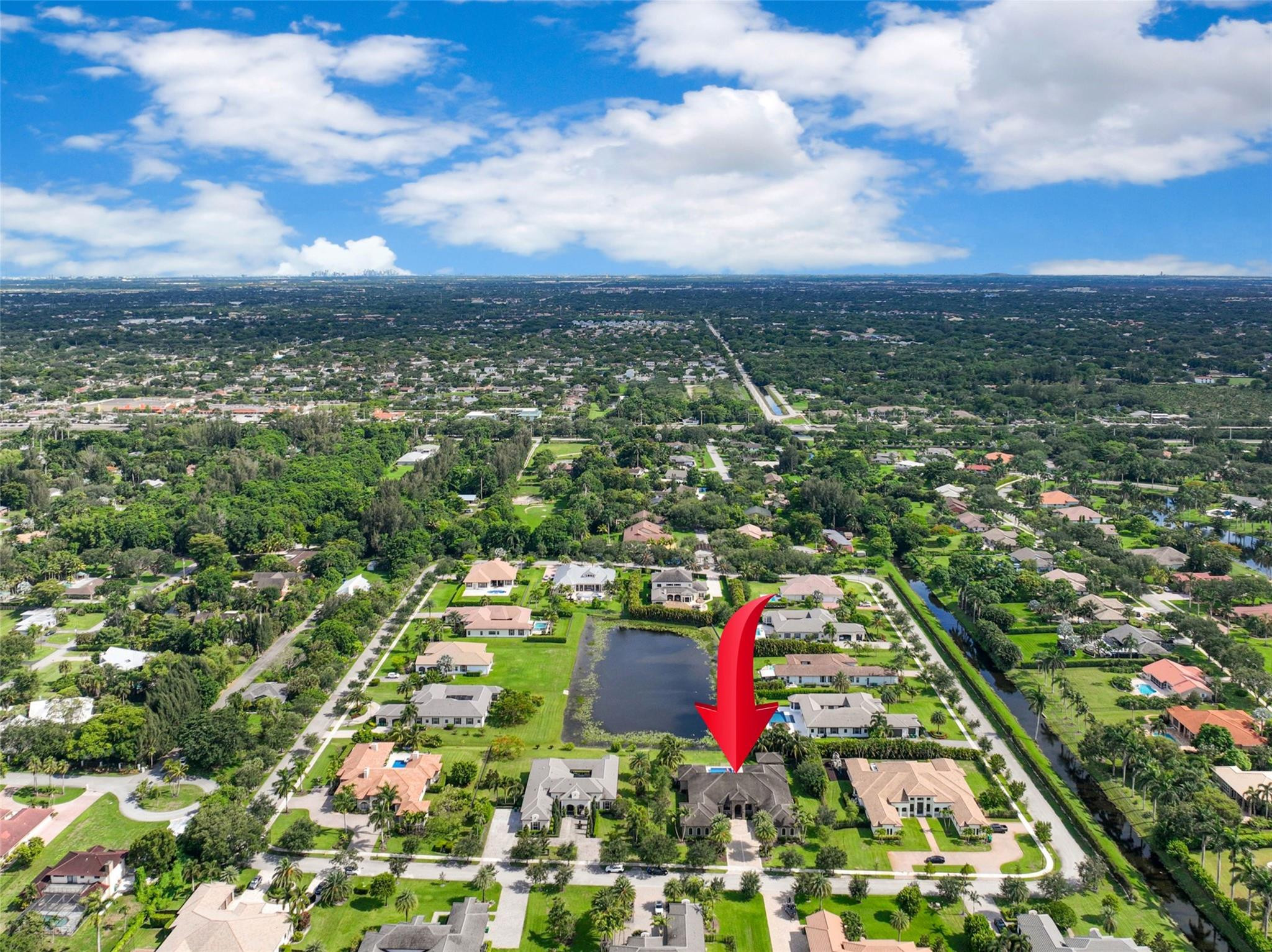 10500 N Camelot Cir