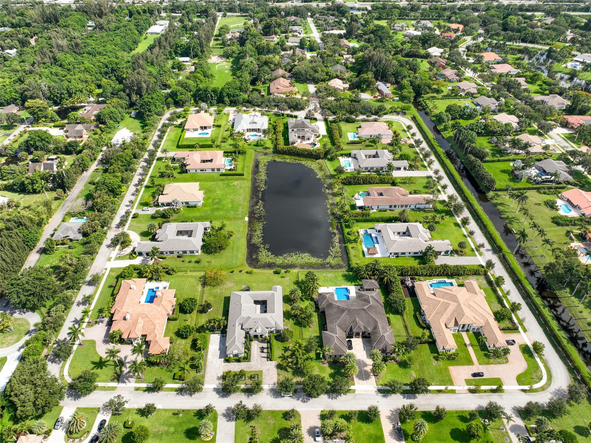 10500 N Camelot Cir