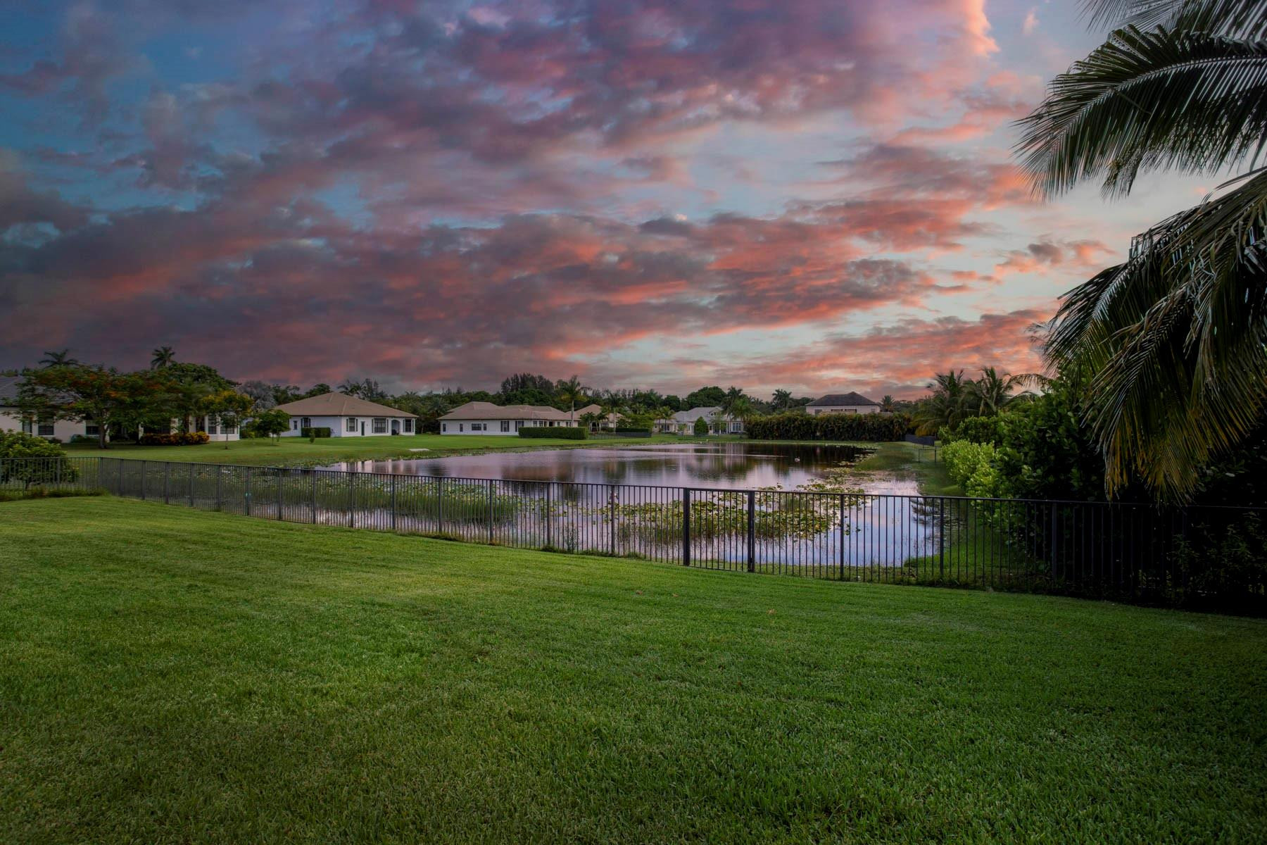 10500 N Camelot Cir