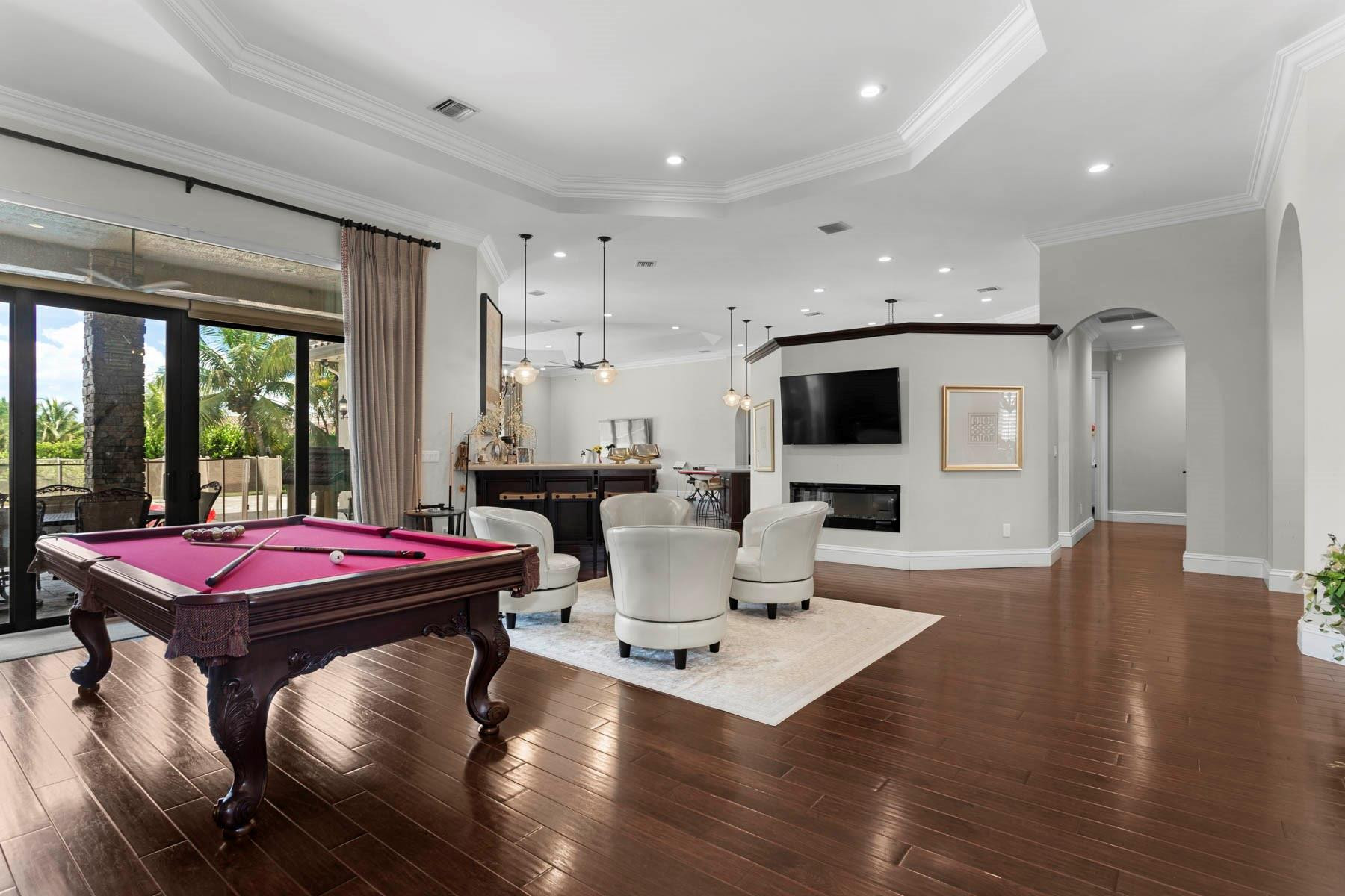 10500 N Camelot Cir