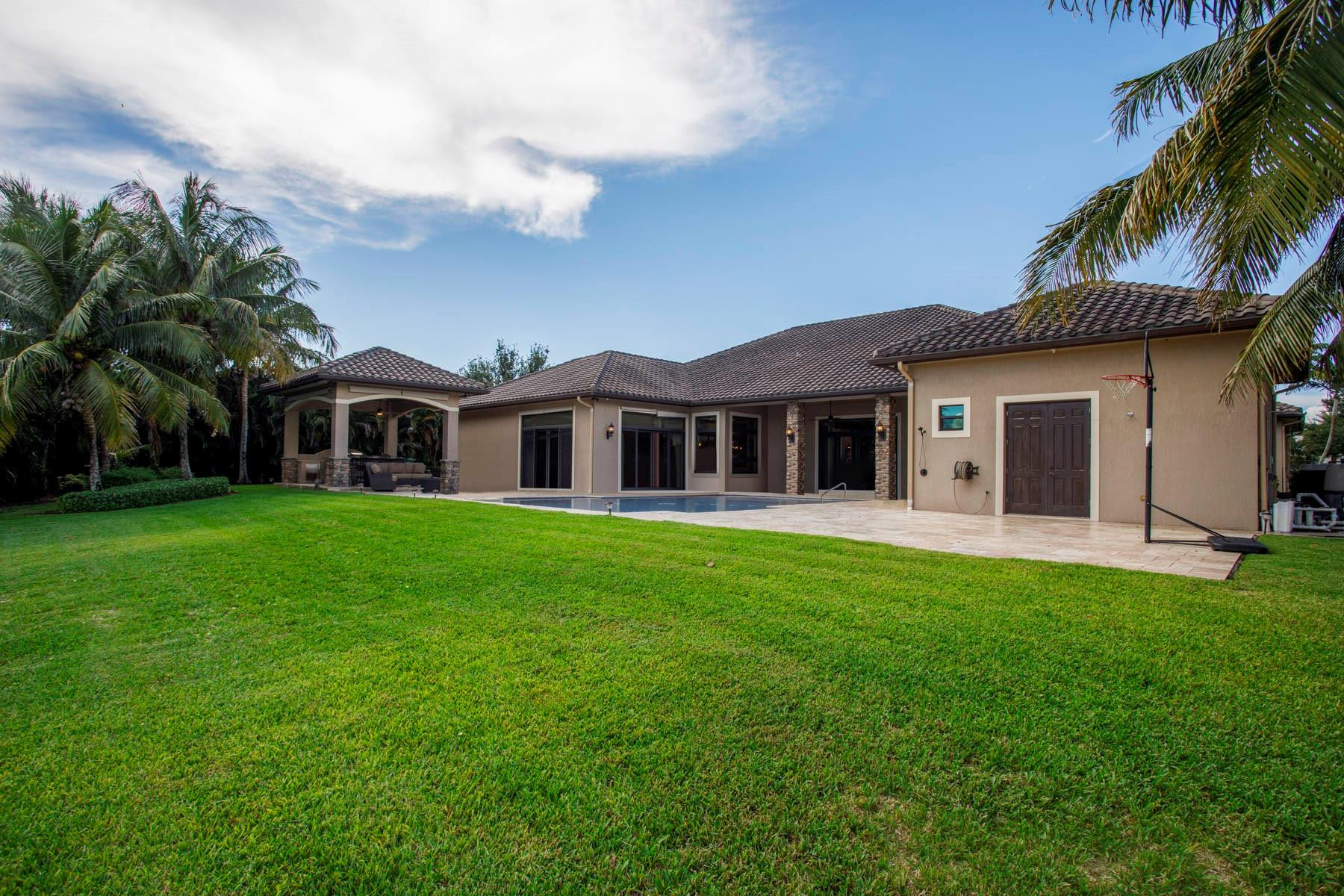 10500 N Camelot Cir