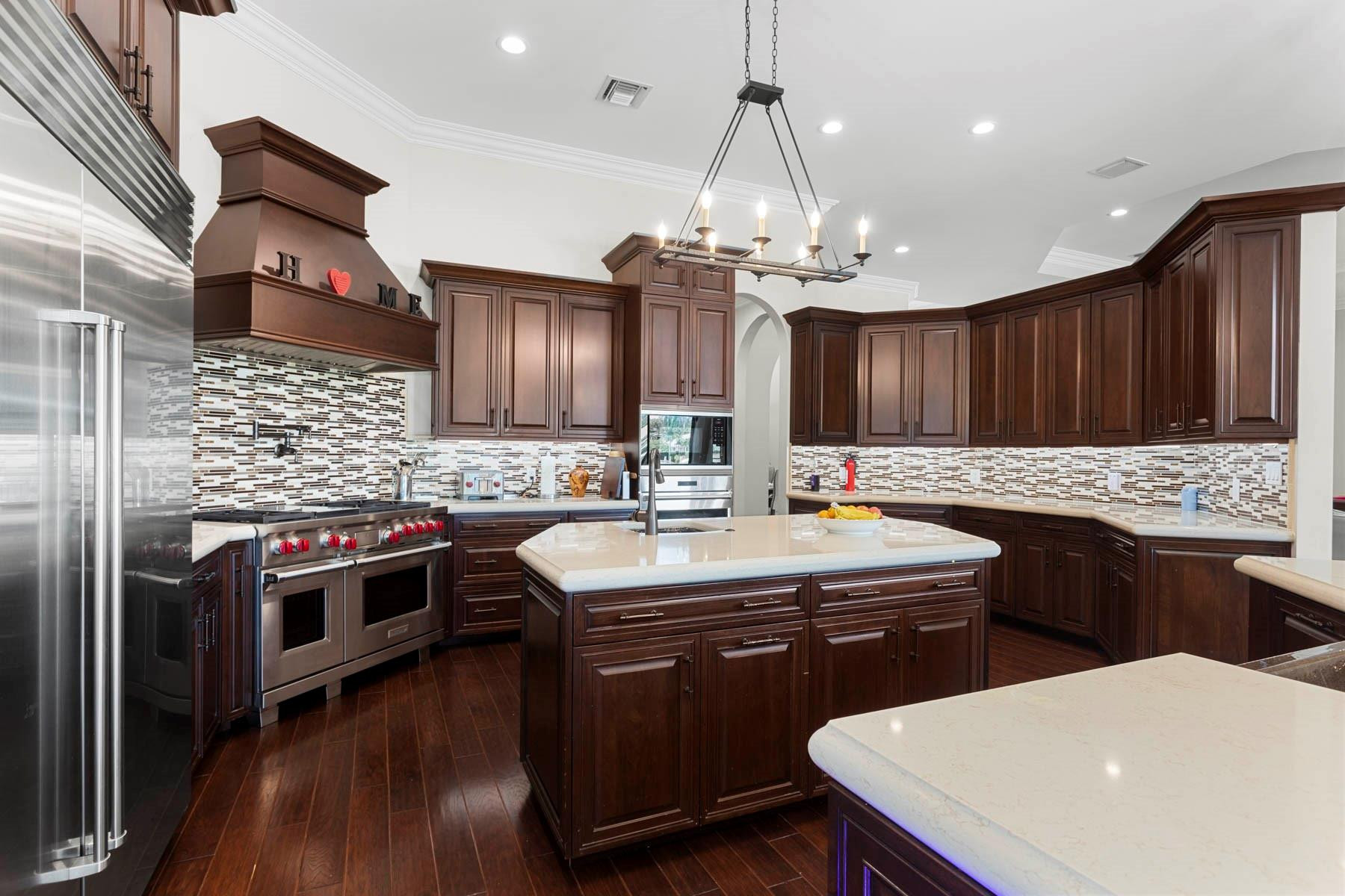10500 N Camelot Cir