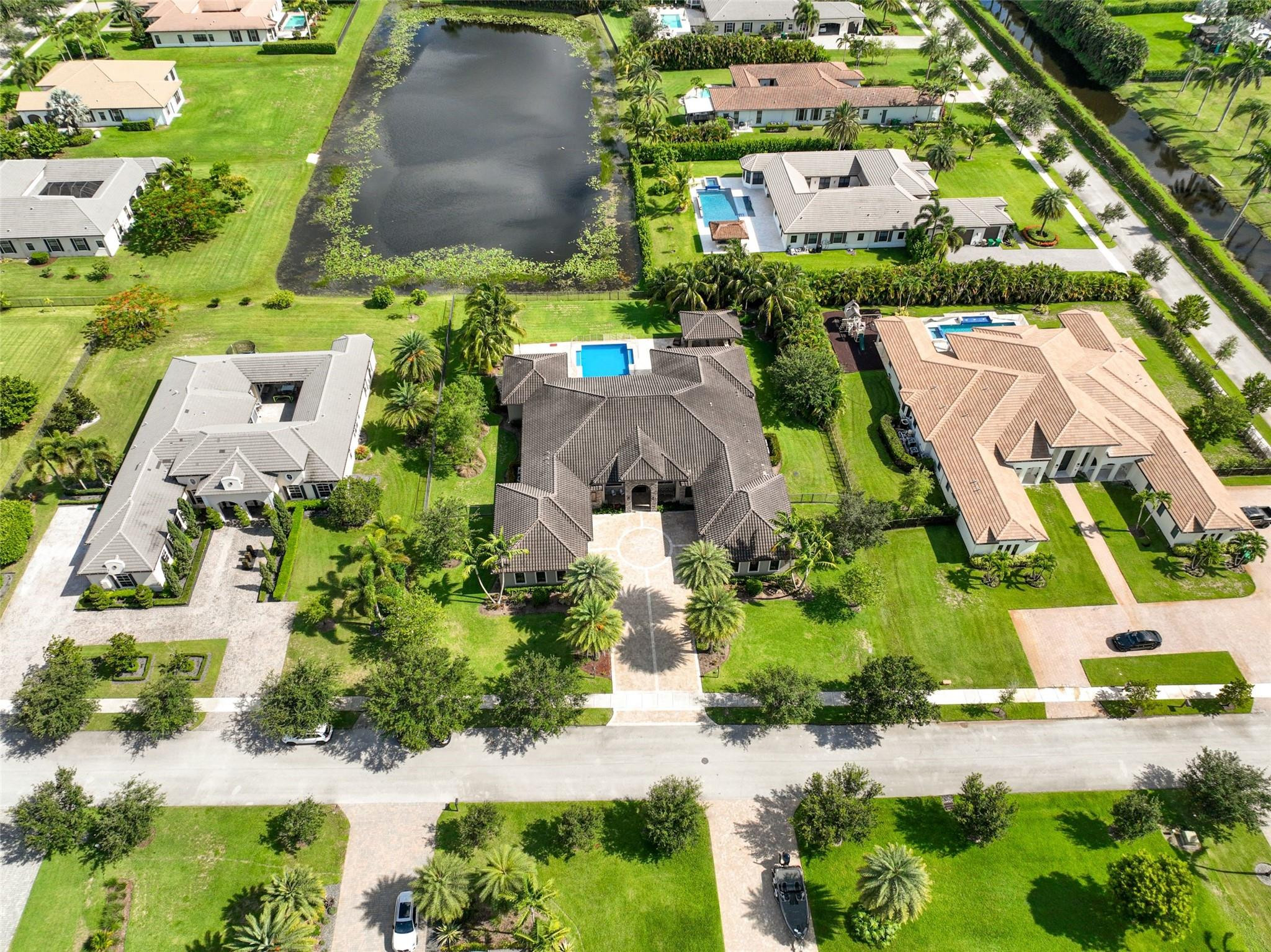 10500 N Camelot Cir