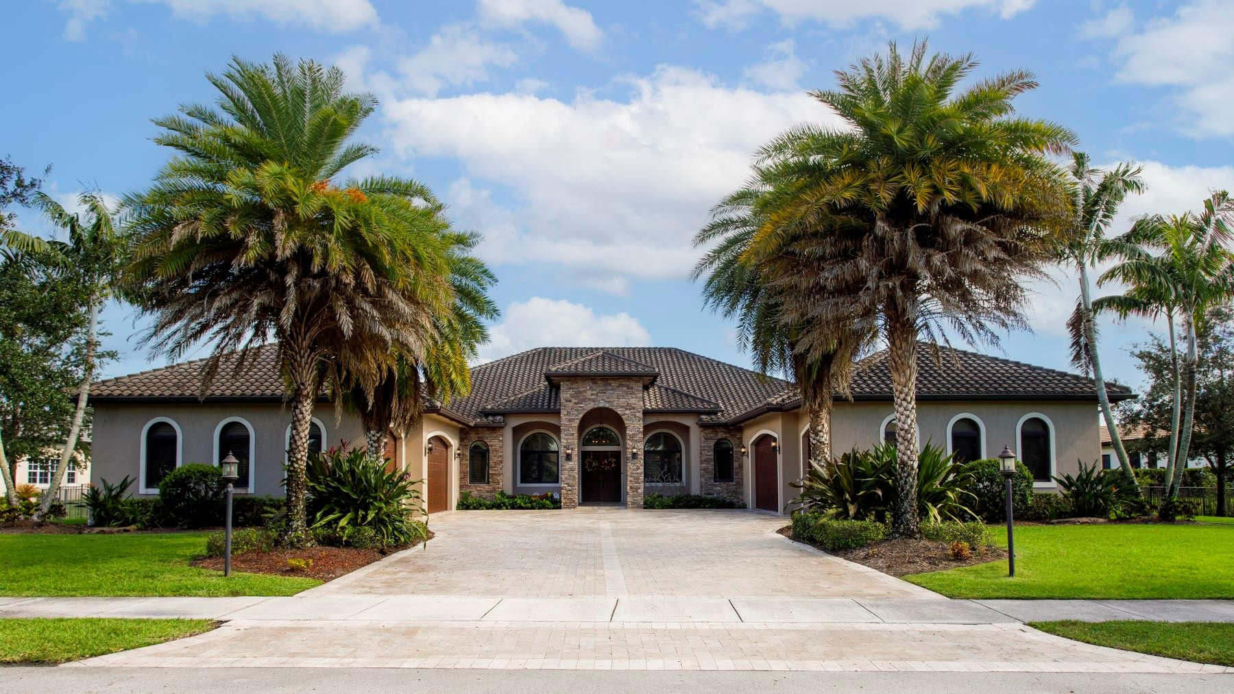 10500 N Camelot Cir