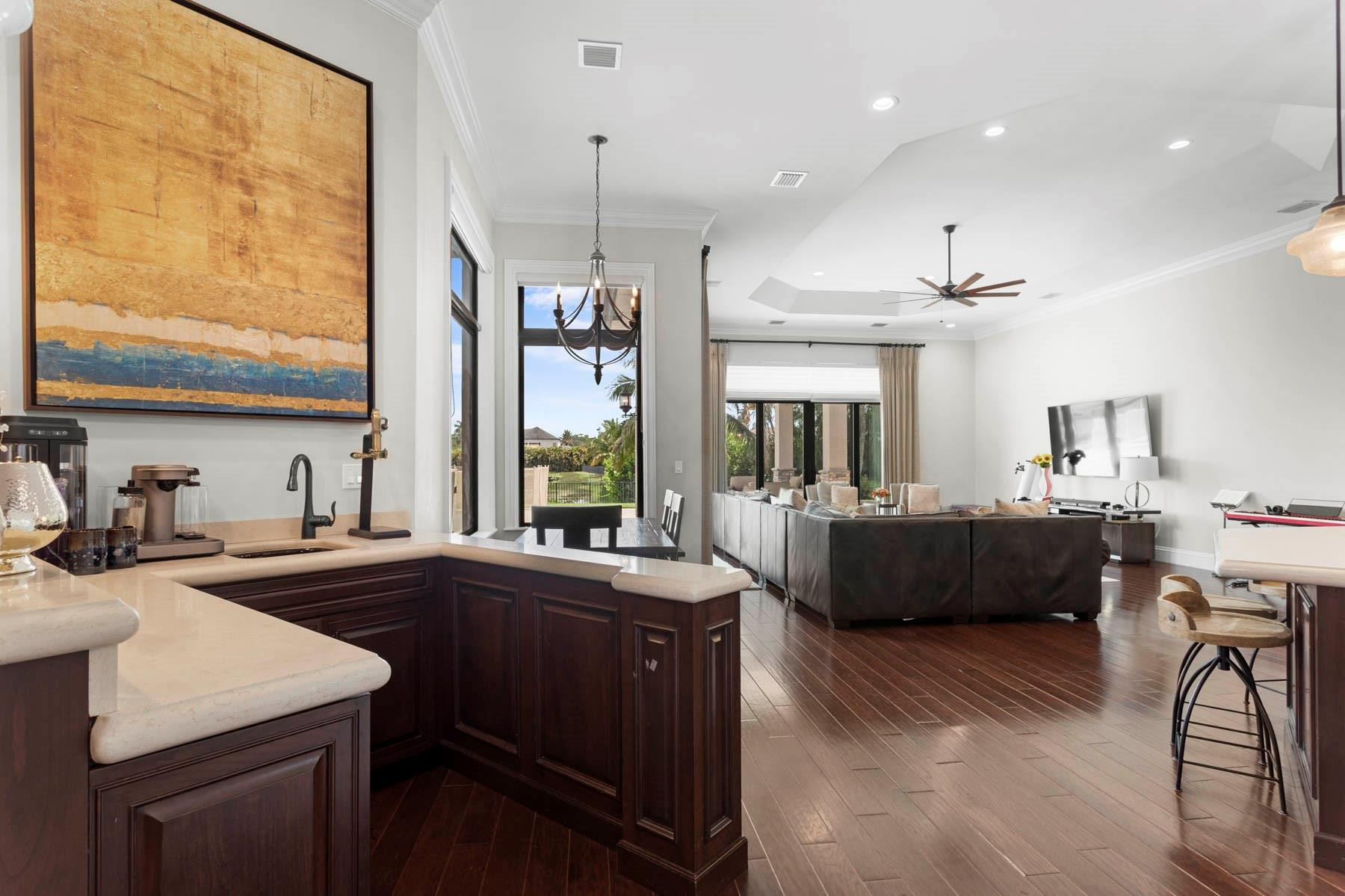 10500 N Camelot Cir