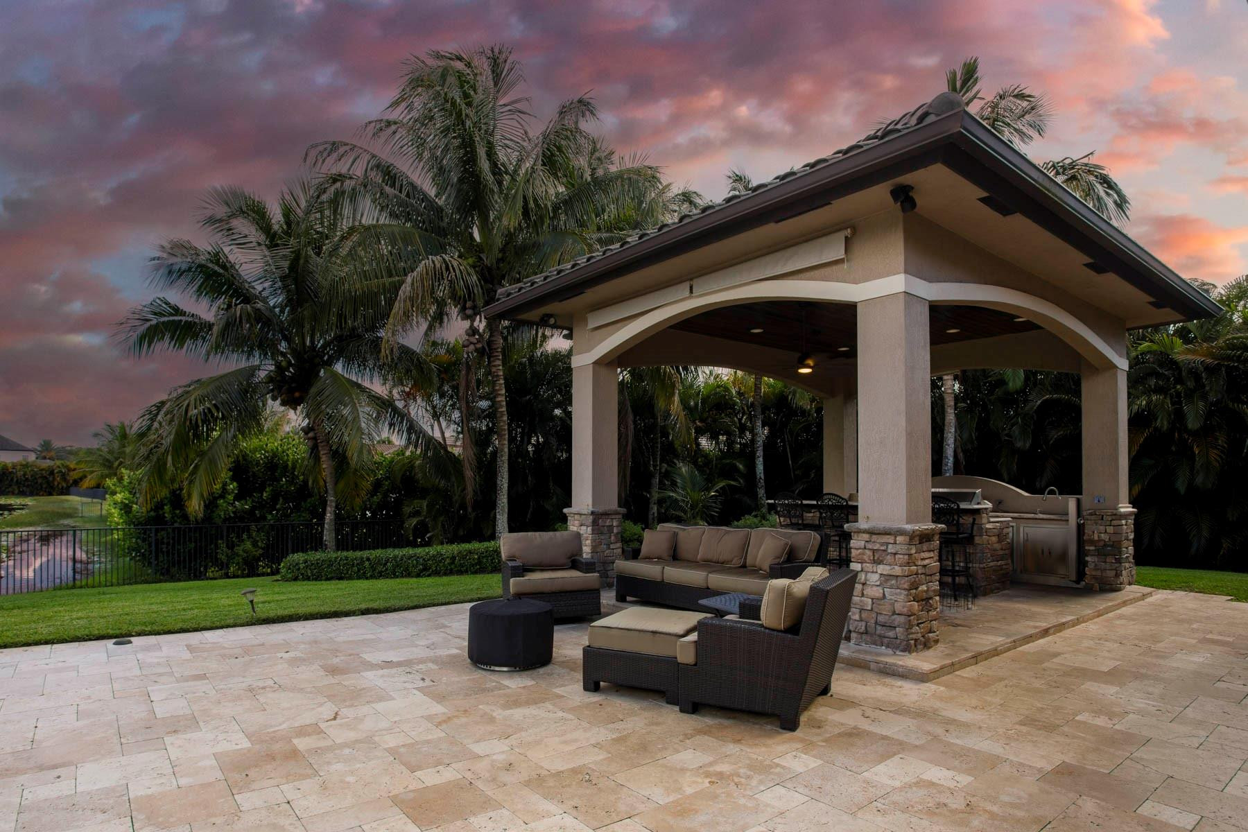 10500 N Camelot Cir