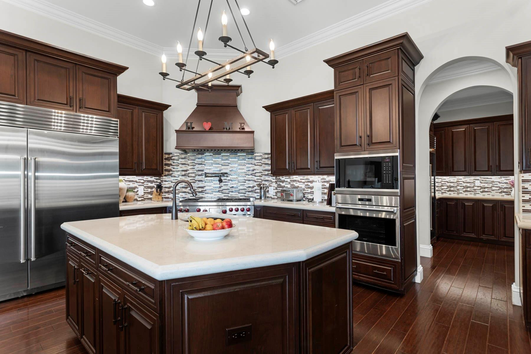 10500 N Camelot Cir