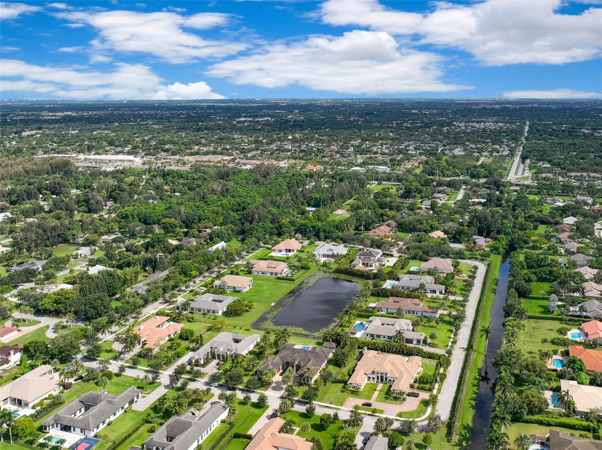10500 N Camelot Cir