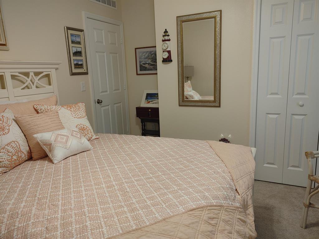 5357 Oakland Lake Cir
