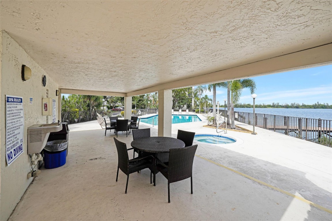 118 Lake Emerald Dr 107