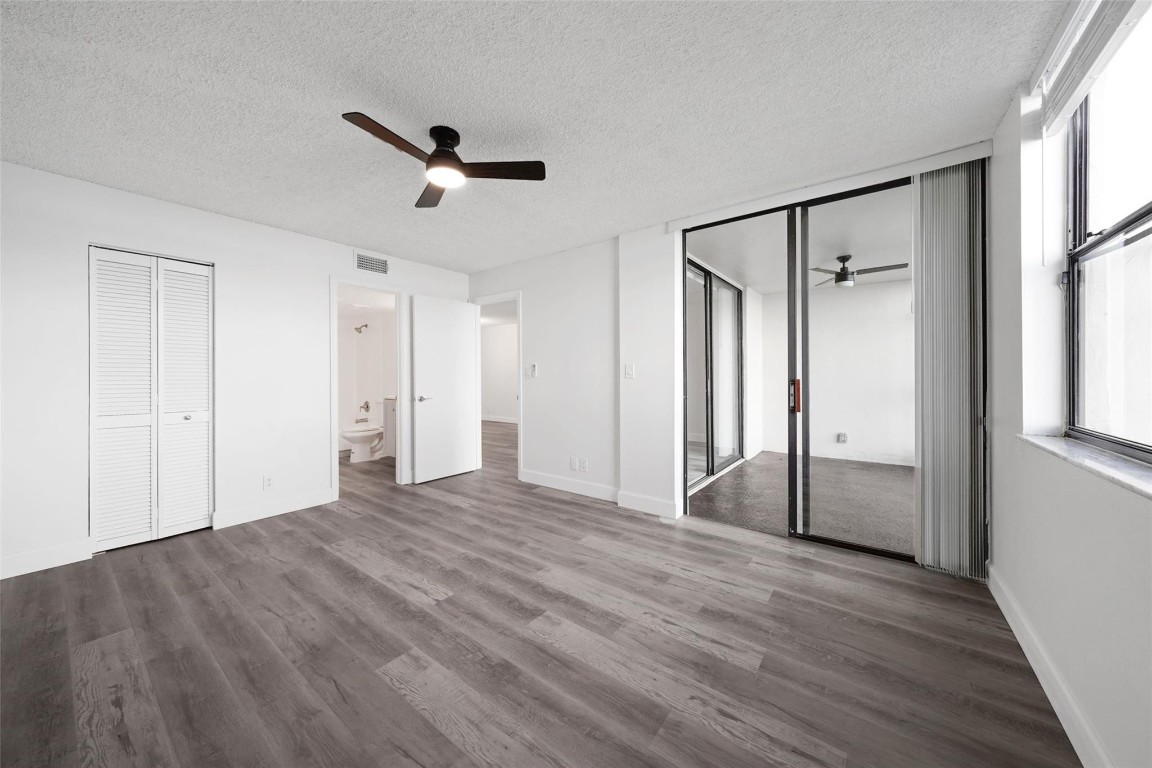 118 Lake Emerald Dr 107