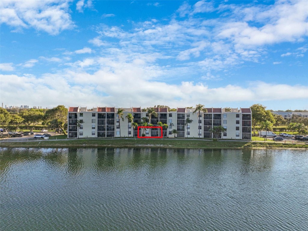 118 Lake Emerald Dr 107