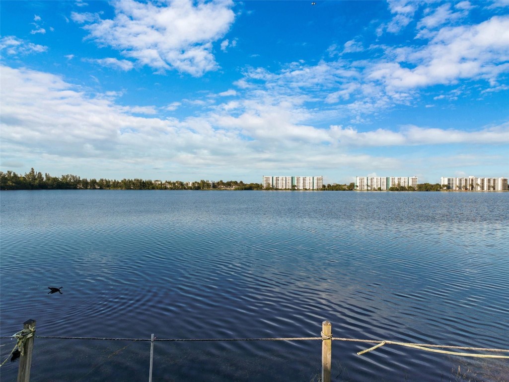 118 Lake Emerald Dr 107
