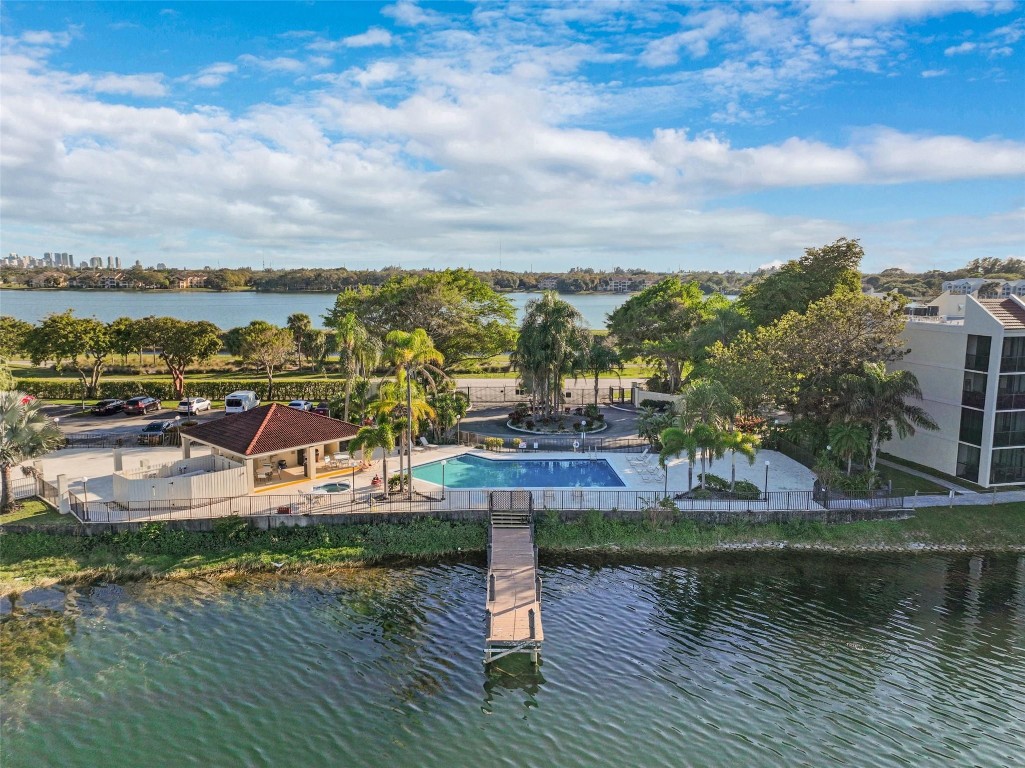 118 Lake Emerald Dr 107