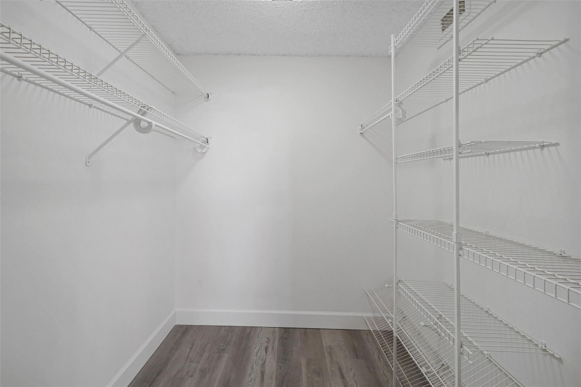 118 Lake Emerald Dr 107