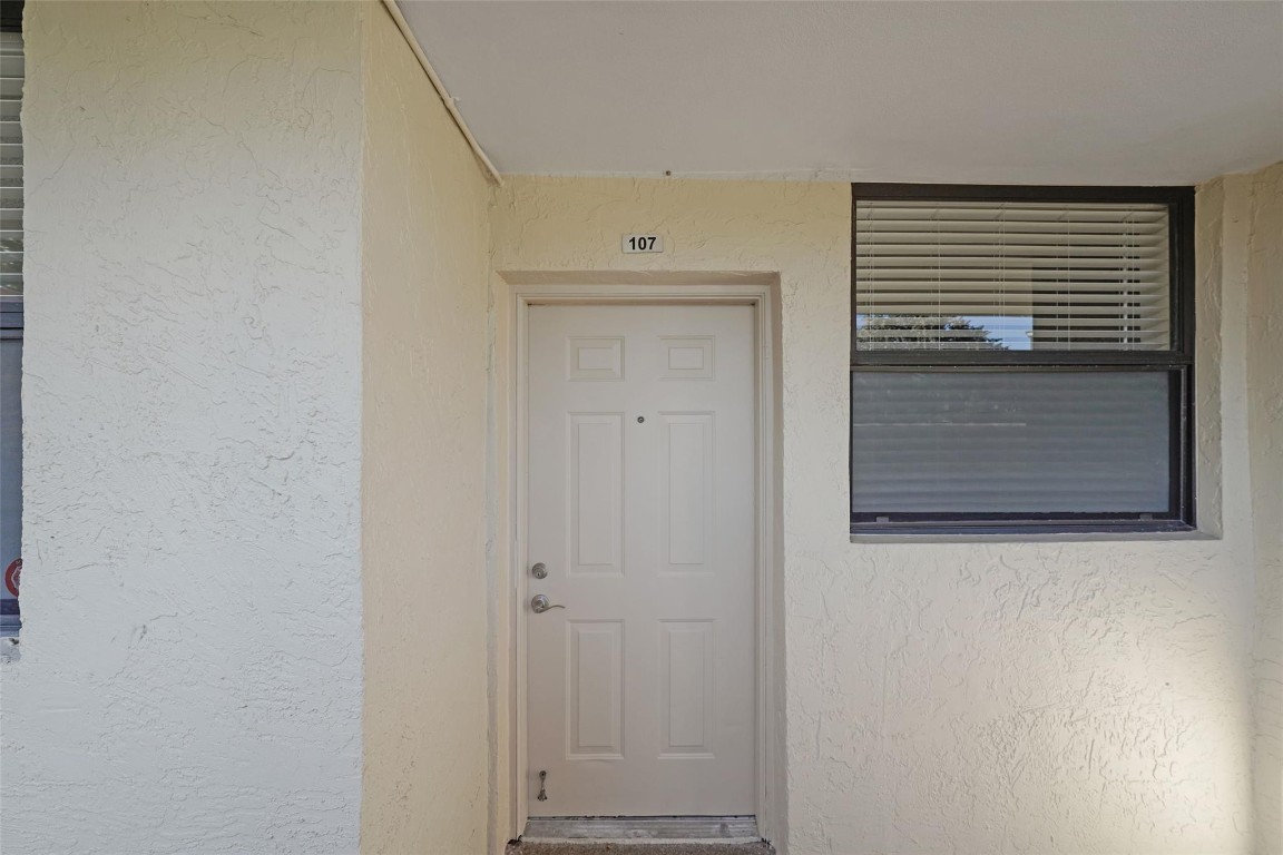 118 Lake Emerald Dr 107