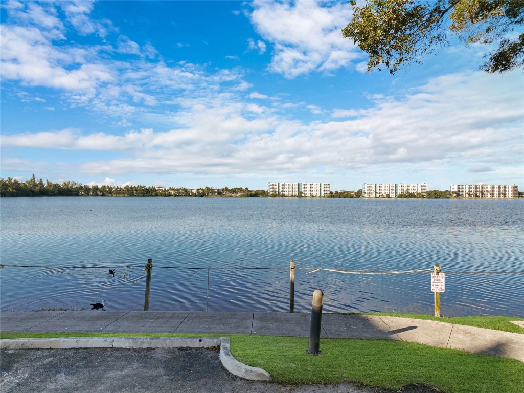 118 Lake Emerald Dr 107