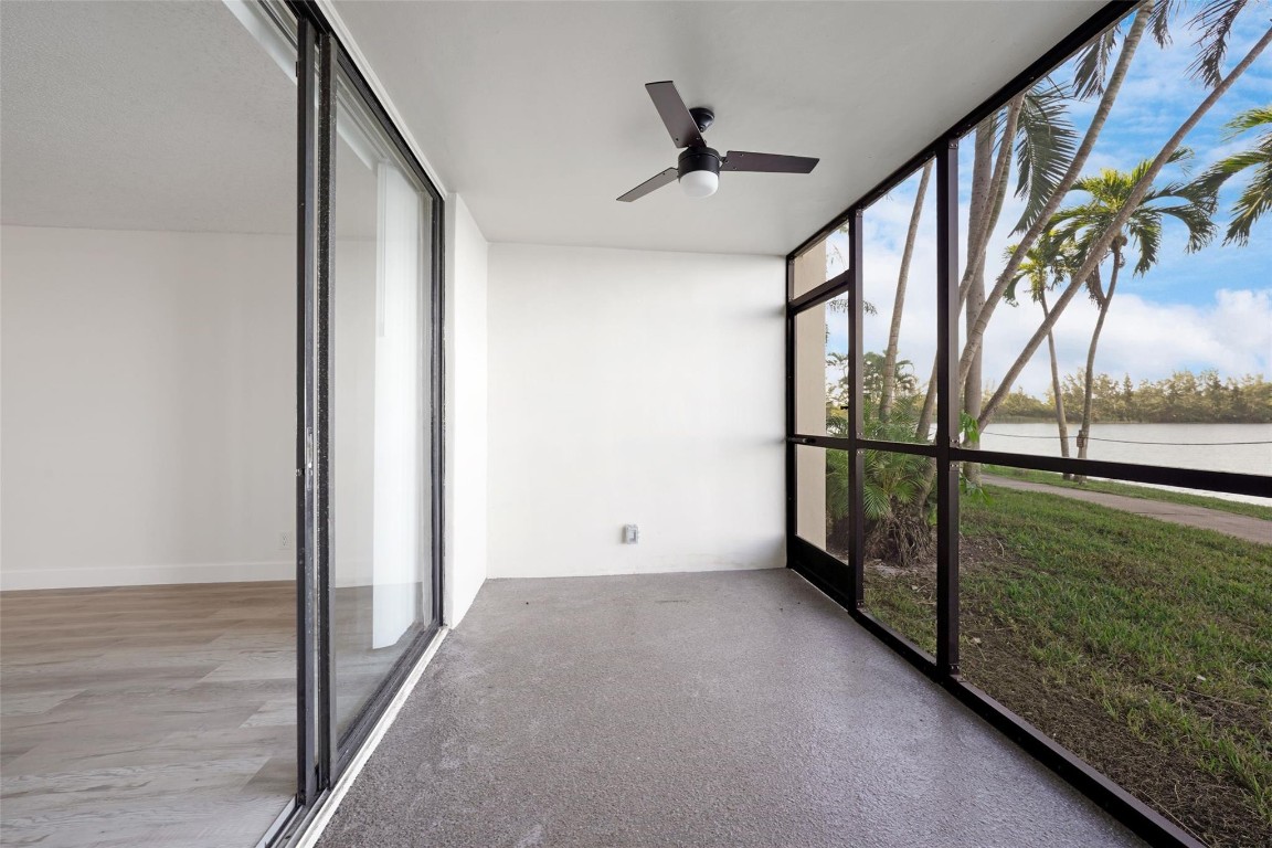 118 Lake Emerald Dr 107