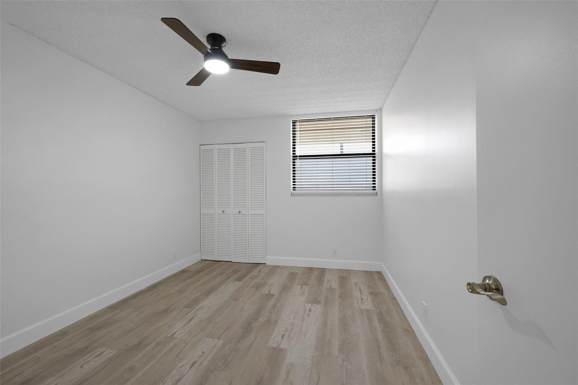 118 Lake Emerald Dr 107